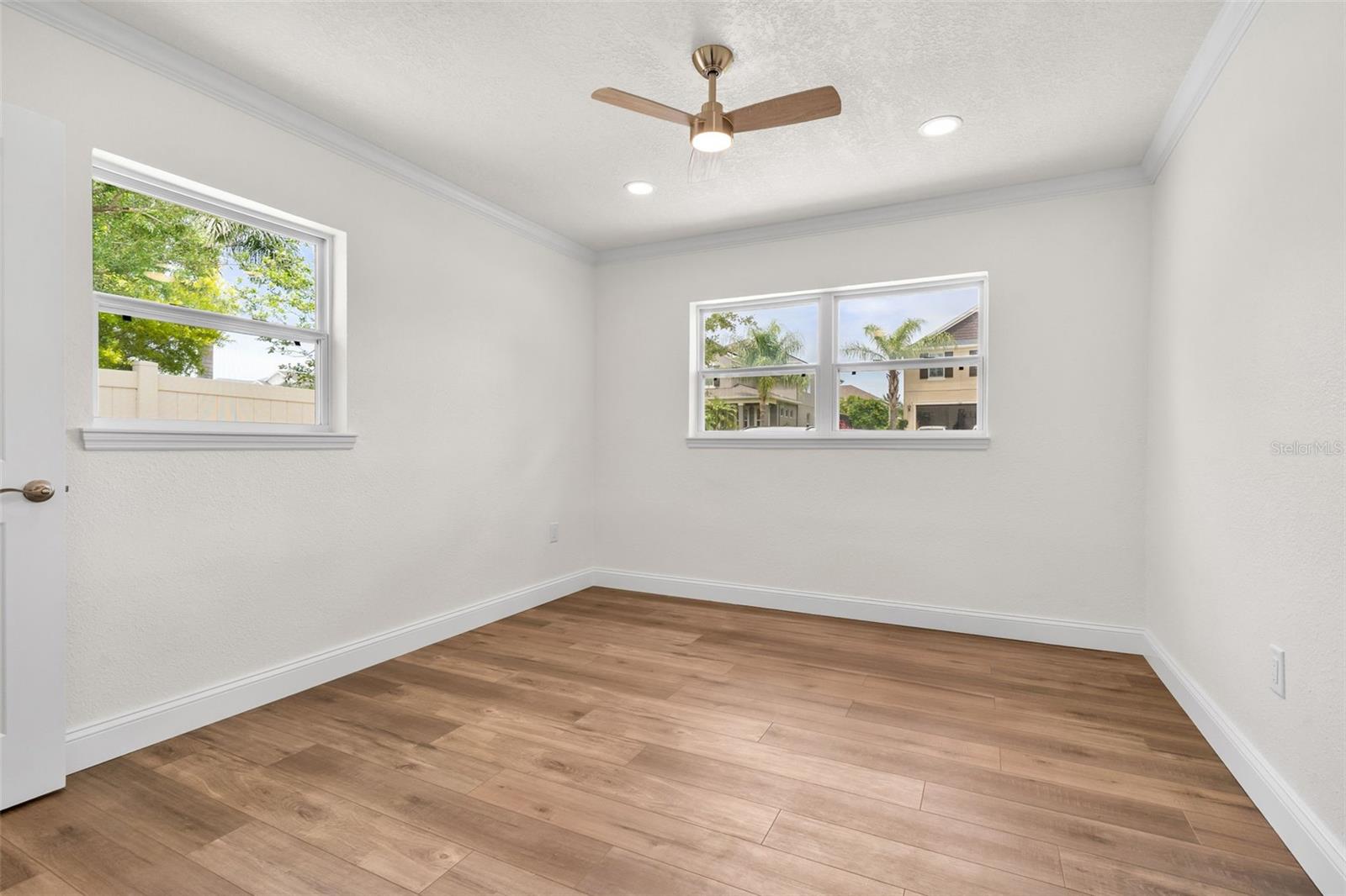 723 W Bayshore Dr Property Photo 25