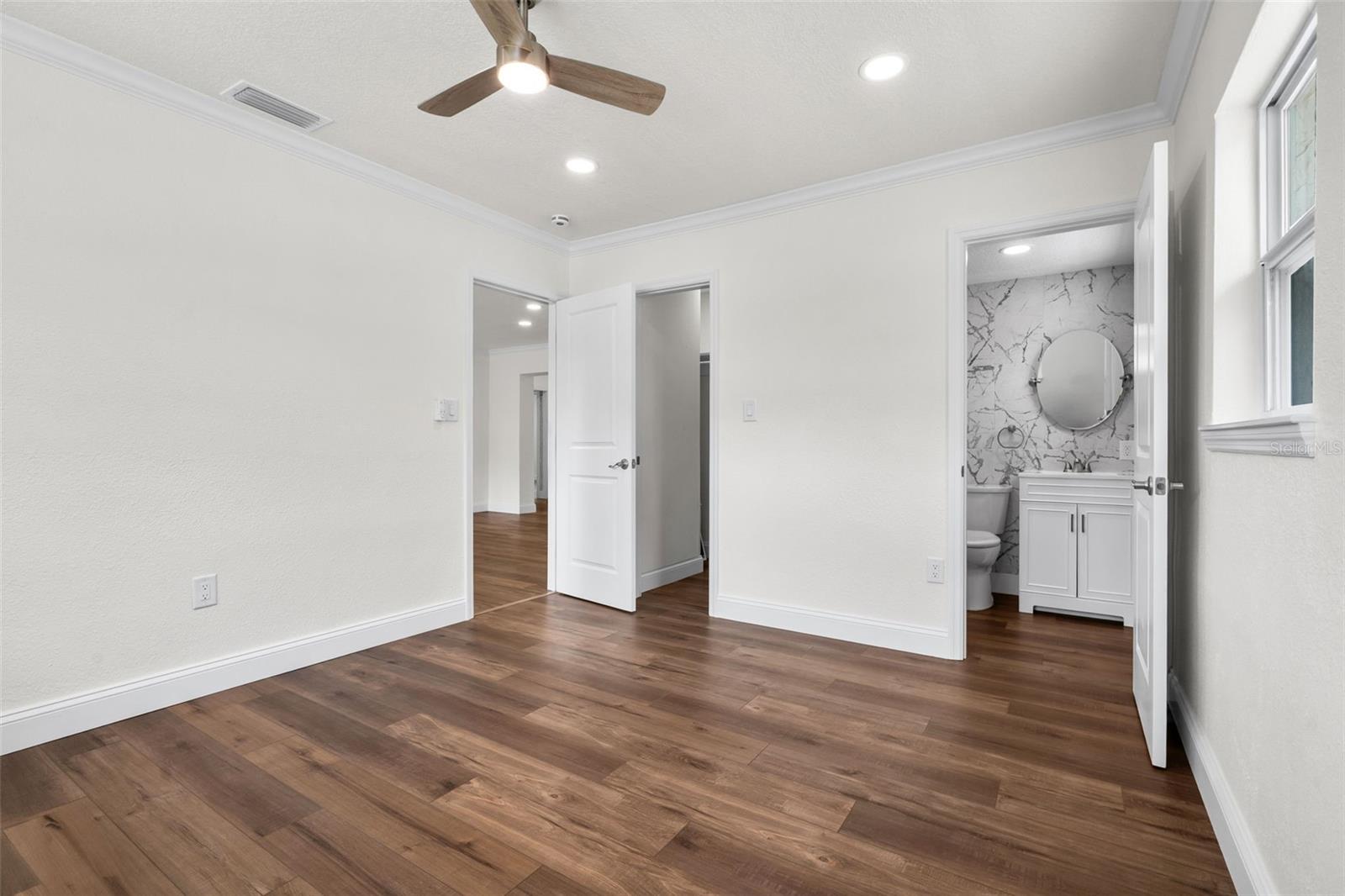 723 W Bayshore Dr Property Photo 27
