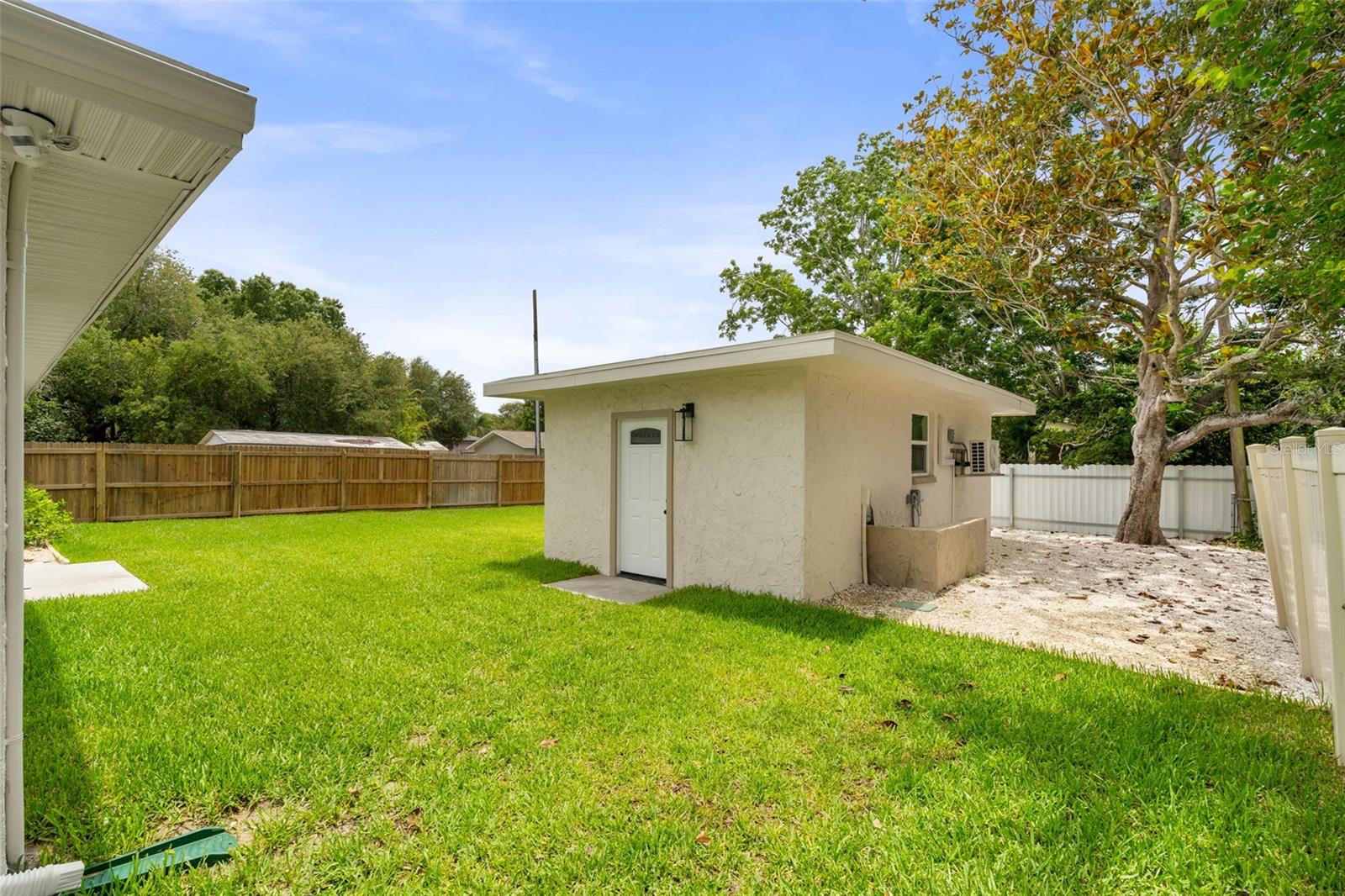 723 W Bayshore Dr Property Photo 38