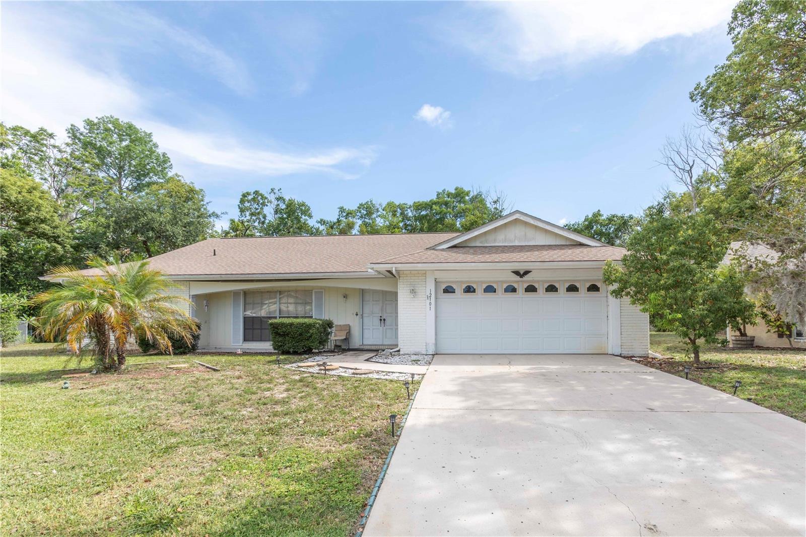 12101 Longstrap Ln Property Photo 1