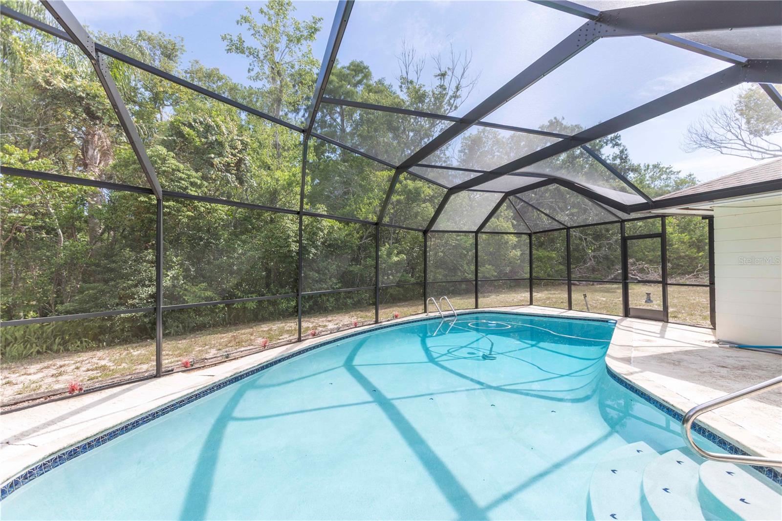 12101 Longstrap Ln Property Photo 5