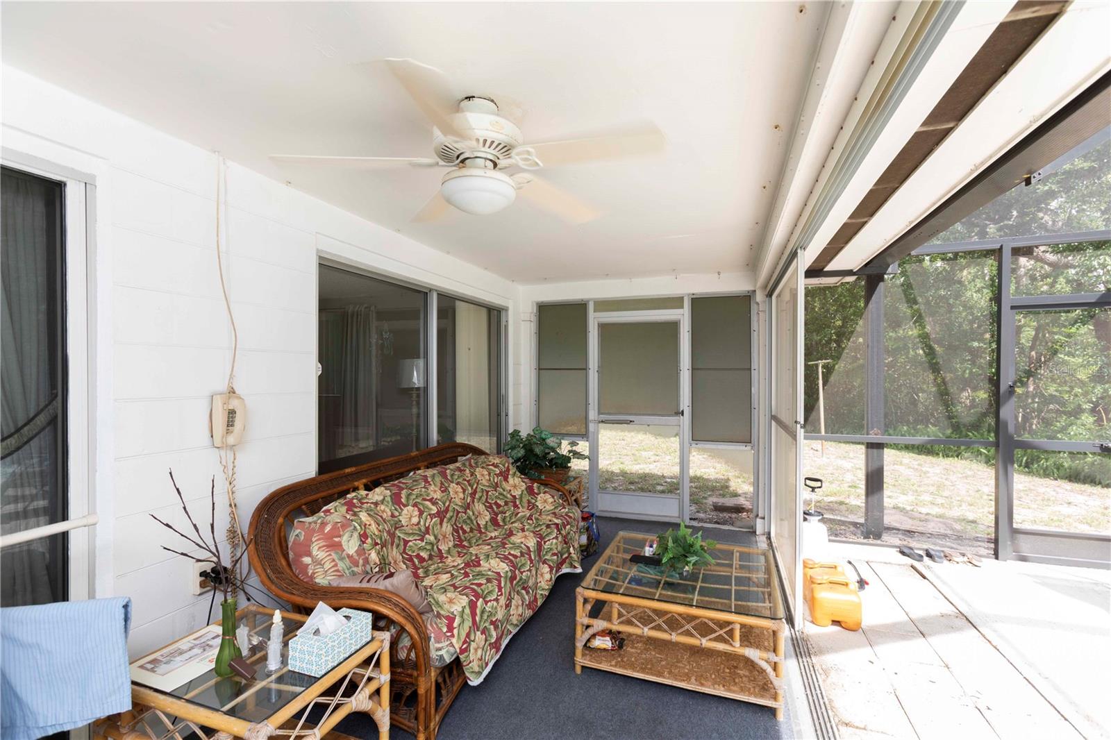 12101 Longstrap Ln Property Photo 16