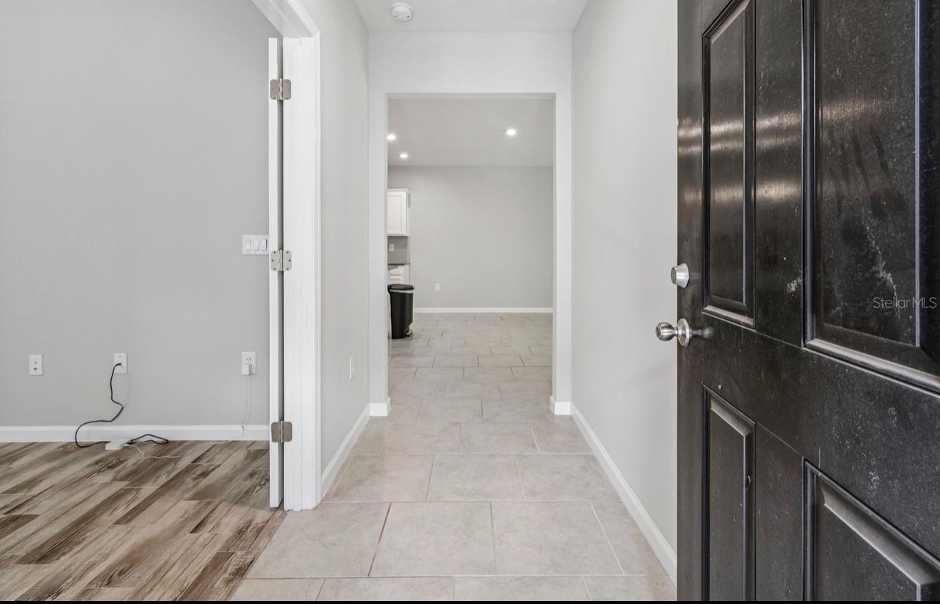 18307 Turning Leaf Cir Property Photo 6