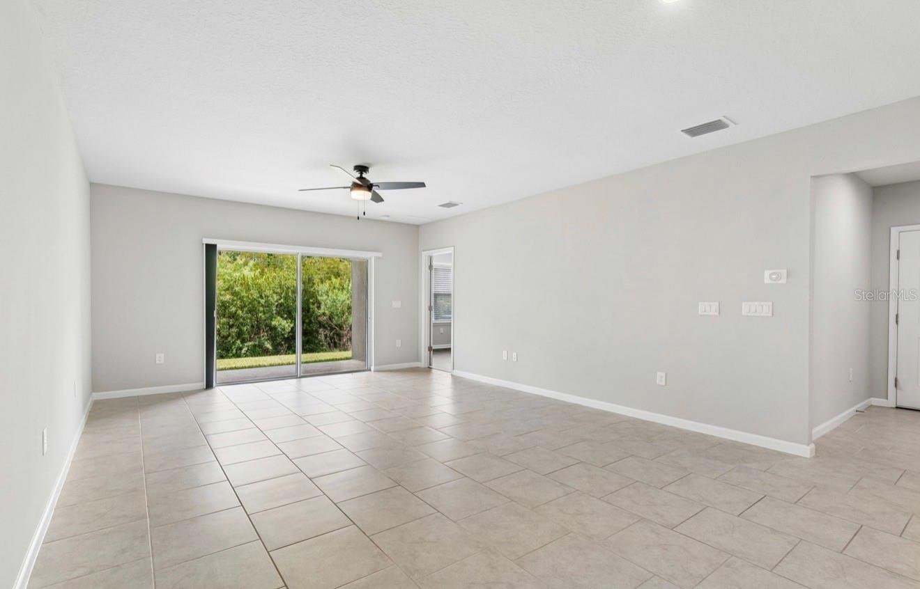18307 Turning Leaf Cir Property Photo 13