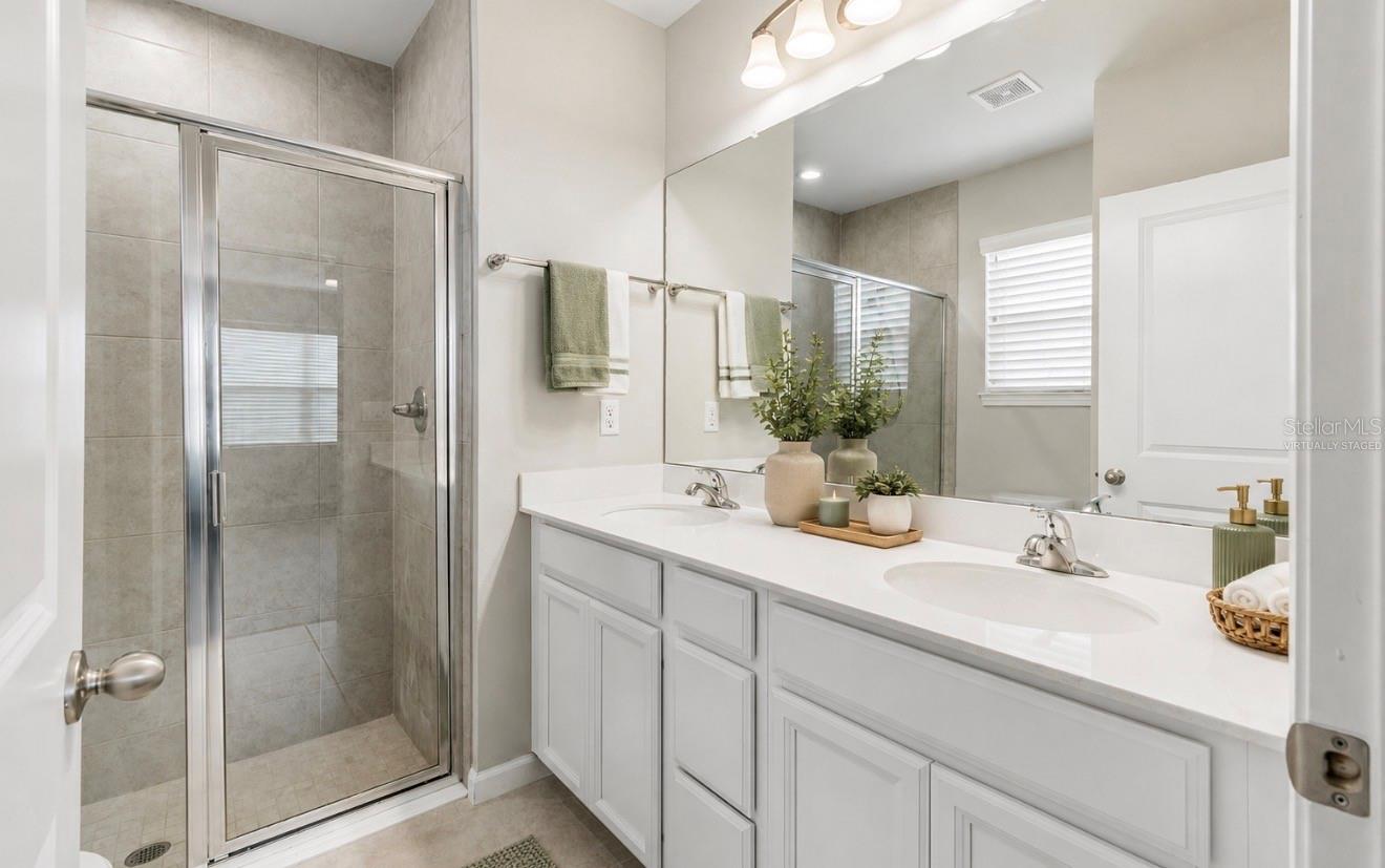18307 Turning Leaf Cir Property Photo 16