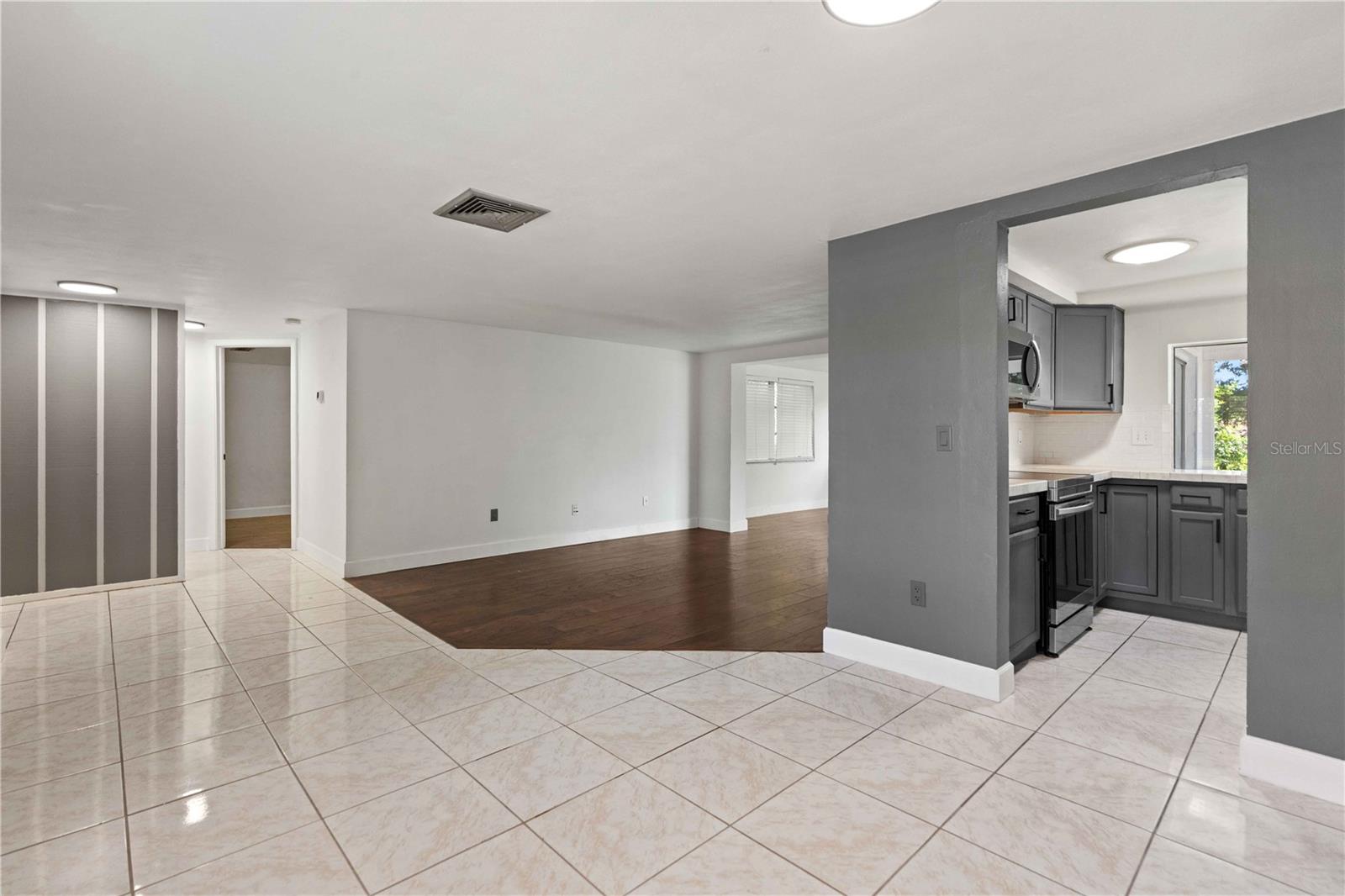 8517 Sunflower Ln Property Photo 5