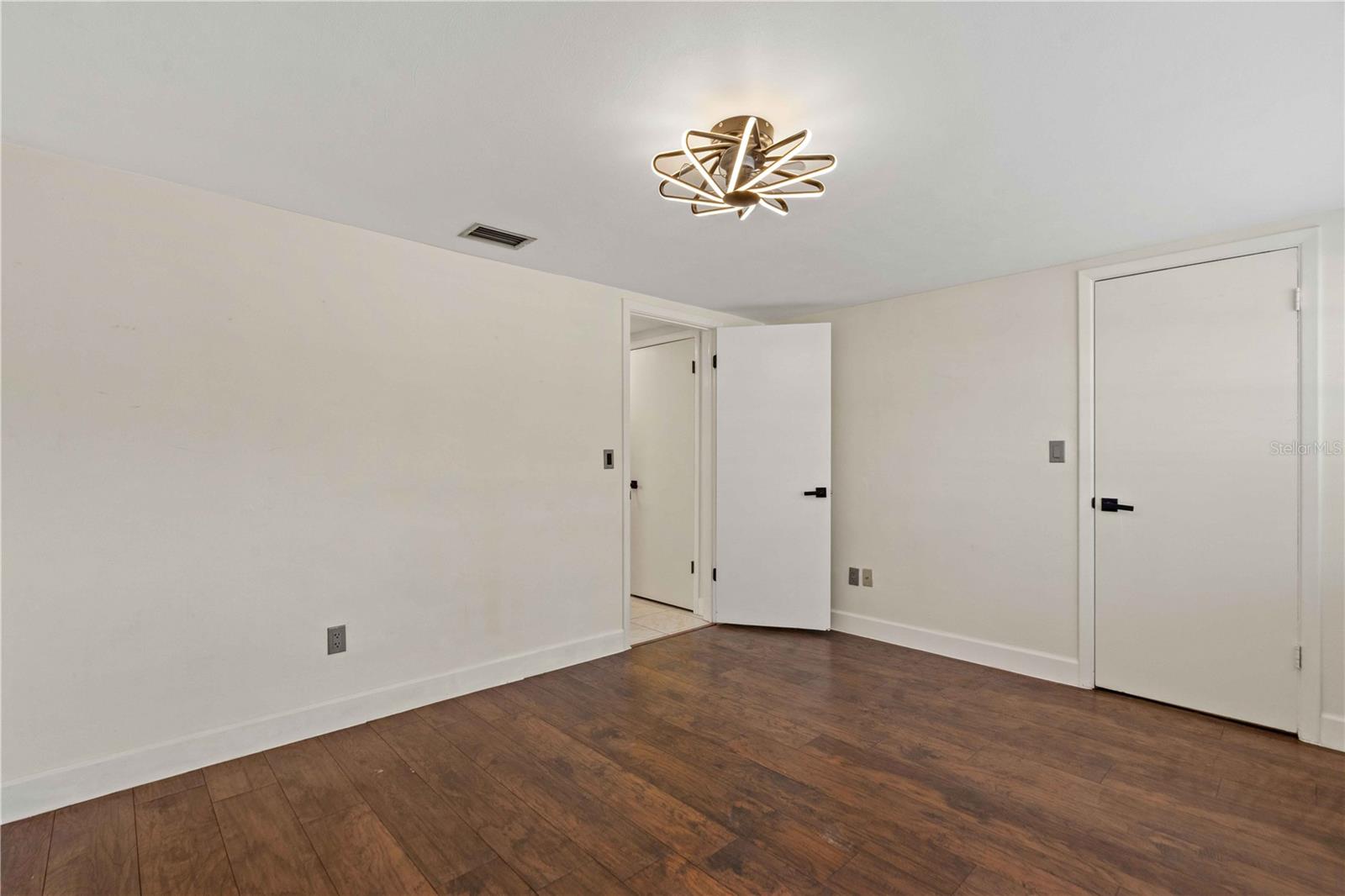 8517 Sunflower Ln Property Photo 18