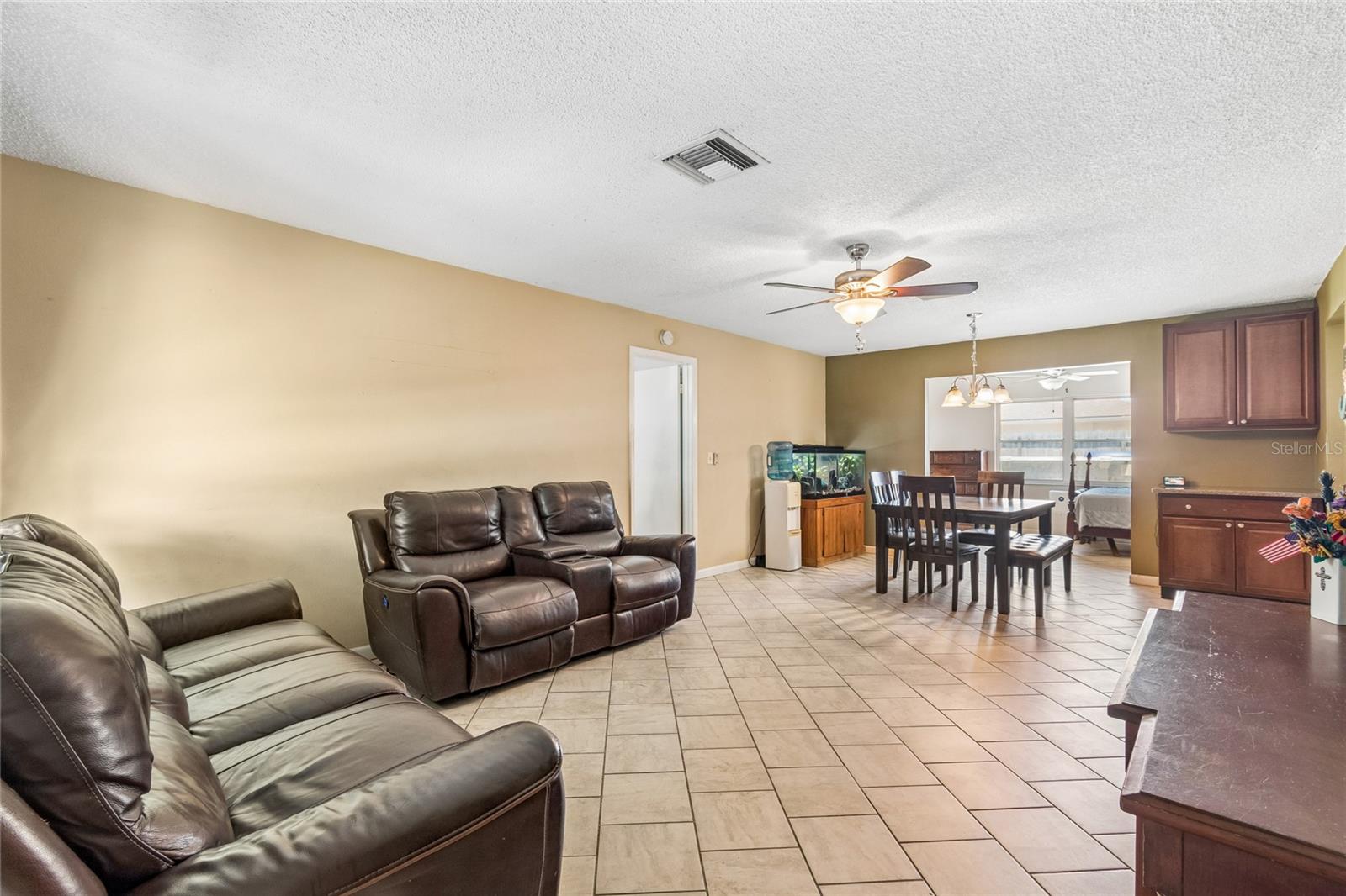 9473 Bayside Ct Property Photo 2