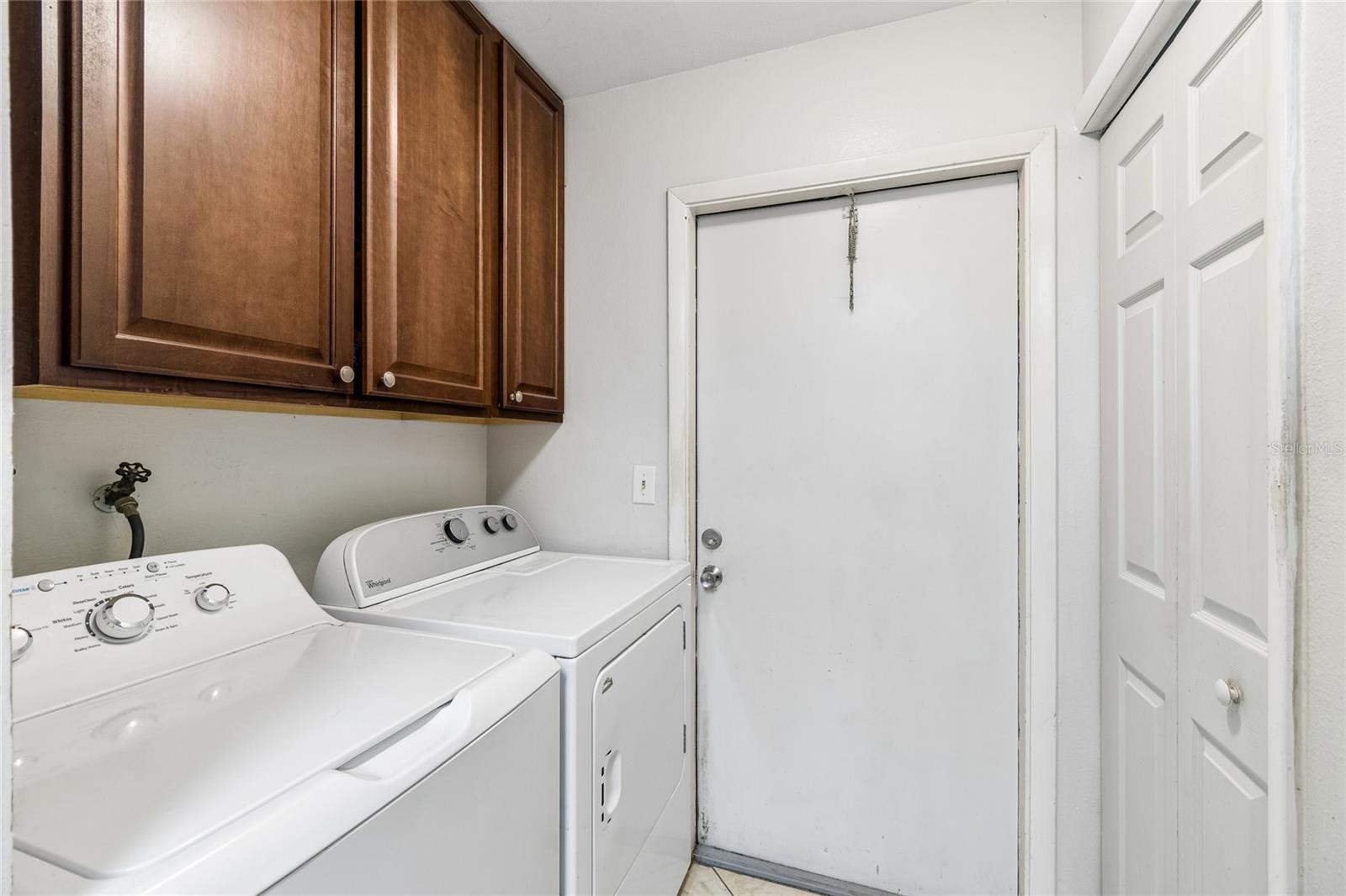 9473 Bayside Ct Property Photo 7