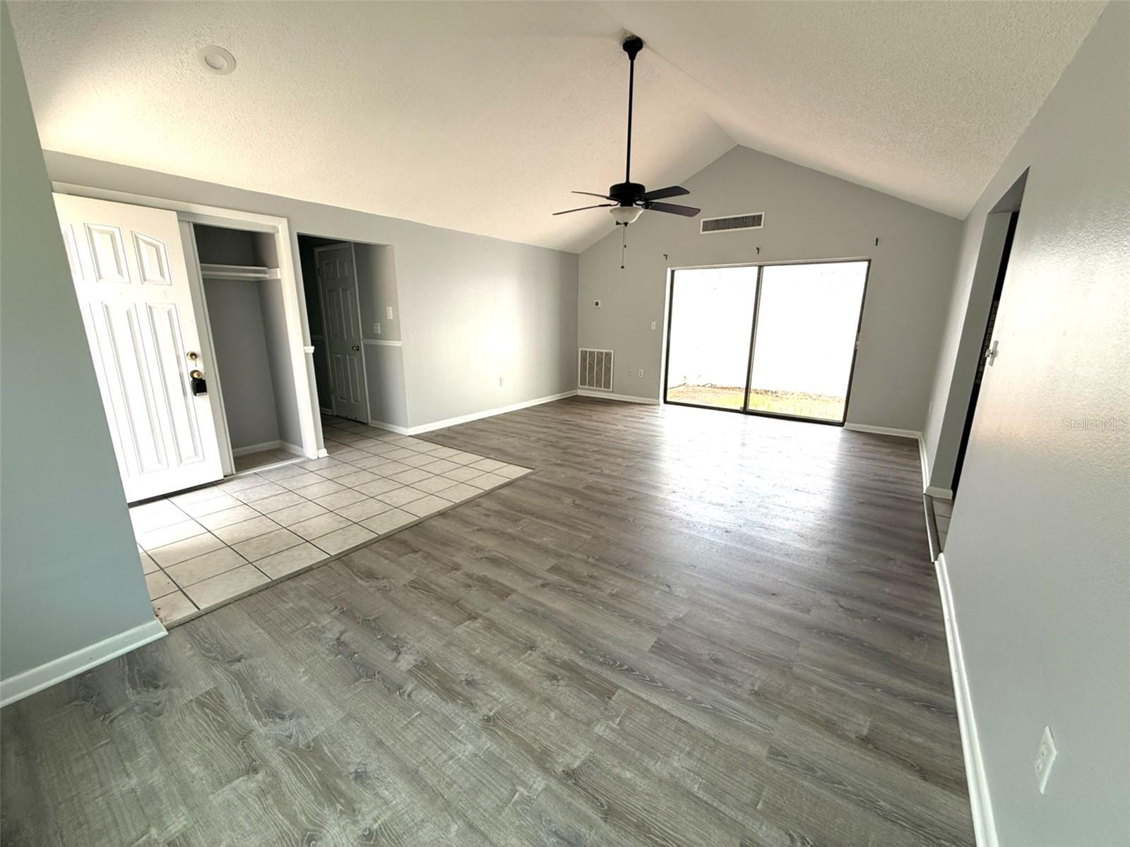 12905 Settlers Dr Property Photo 5