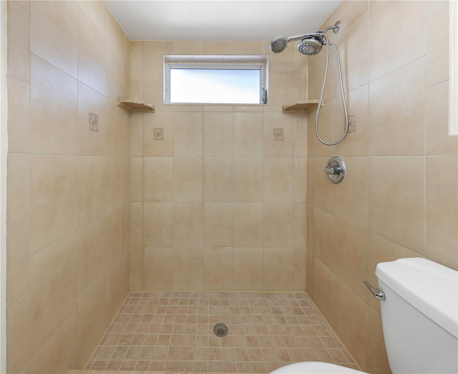 2437 Hawk Ave Property Photo 25