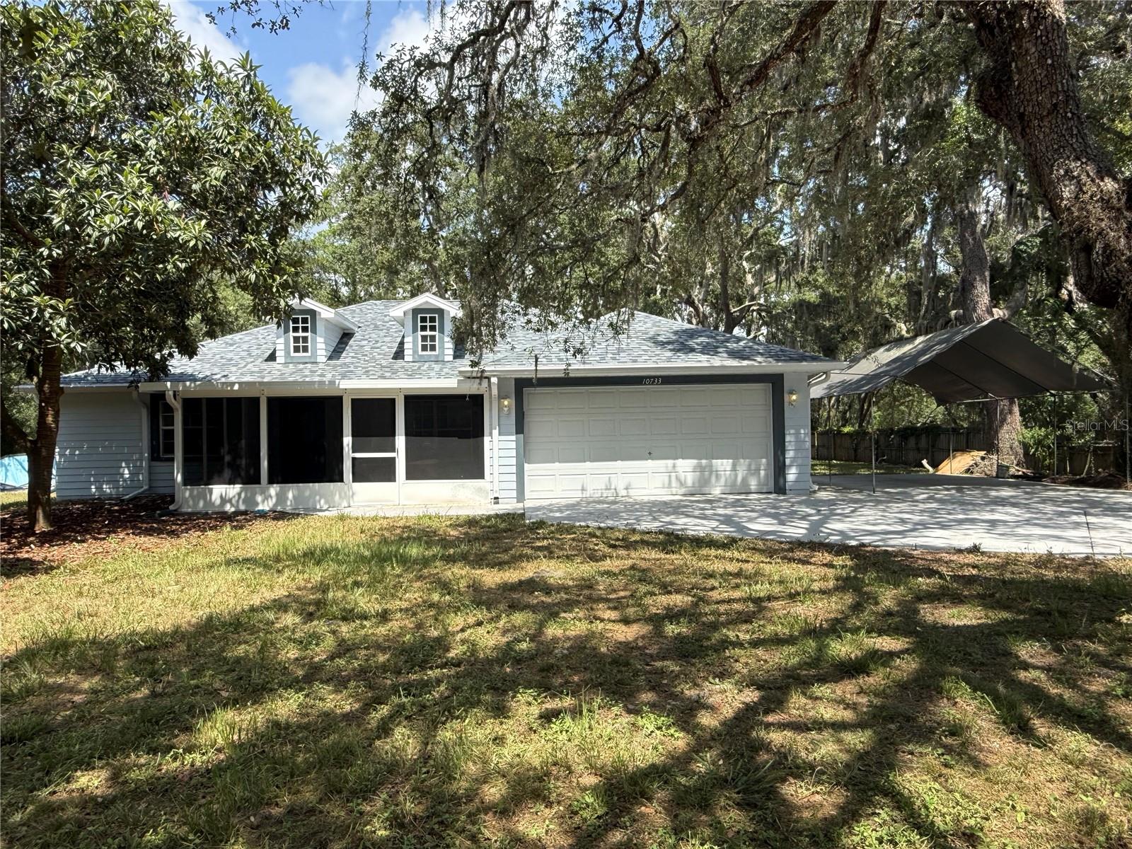 10733 Oak Dr Property Photo 1