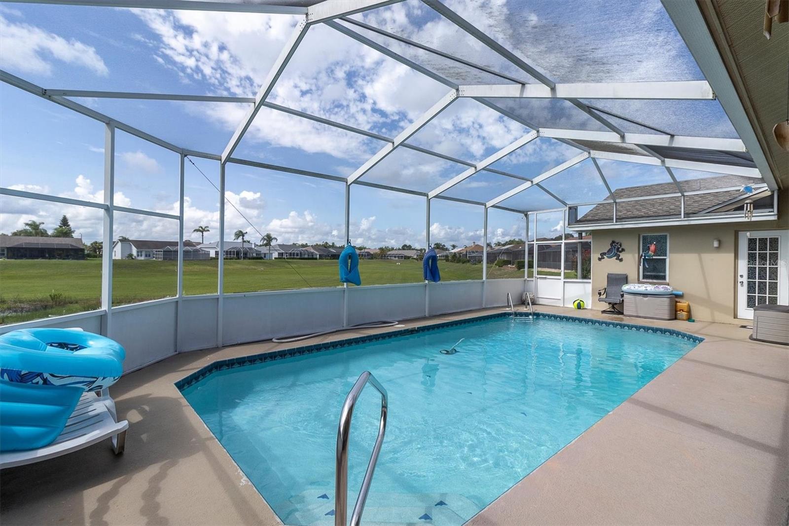 8303 Coral Creek Loop Property Photo 4