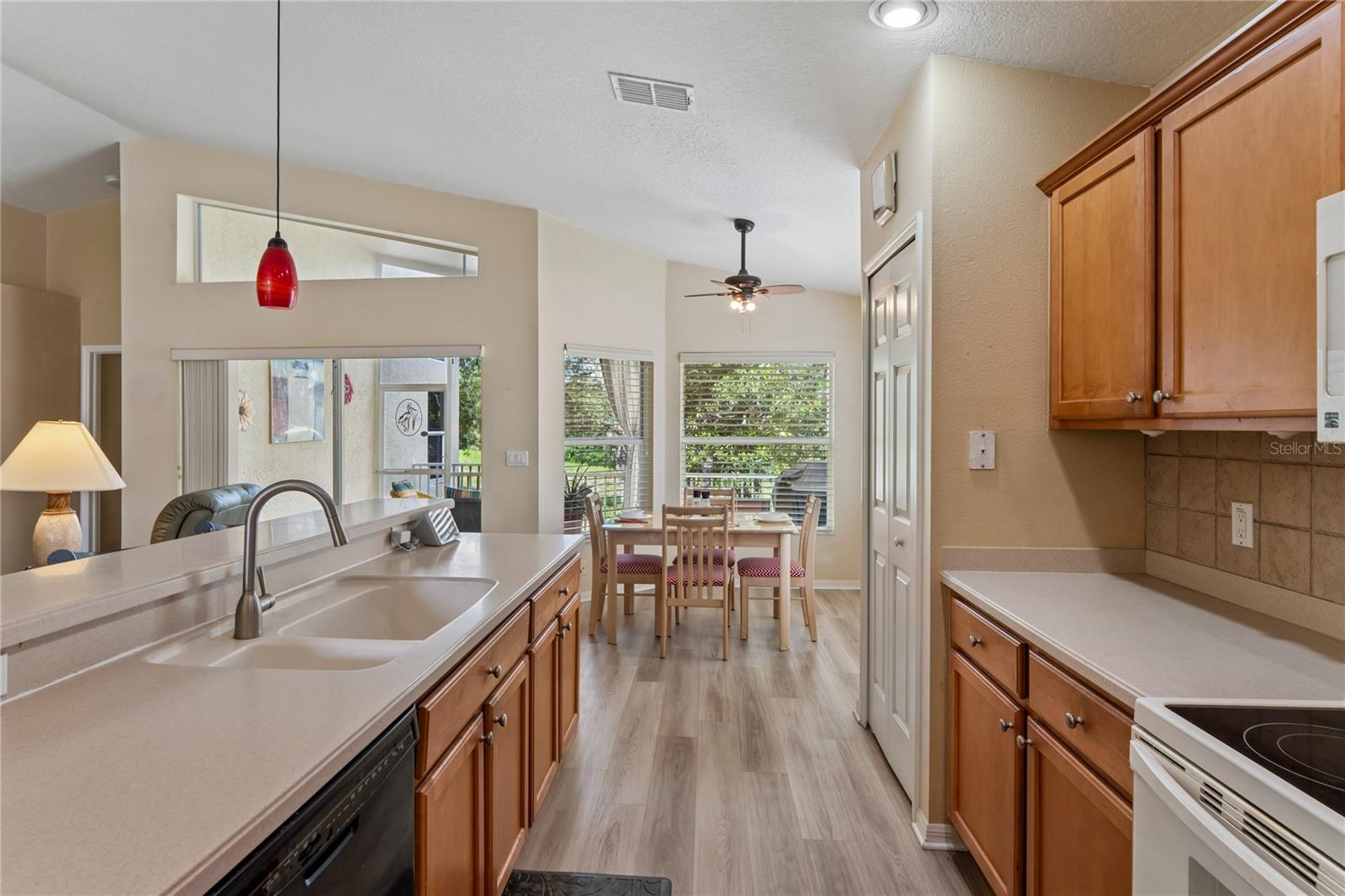 363 Quane Ave Property Photo 17