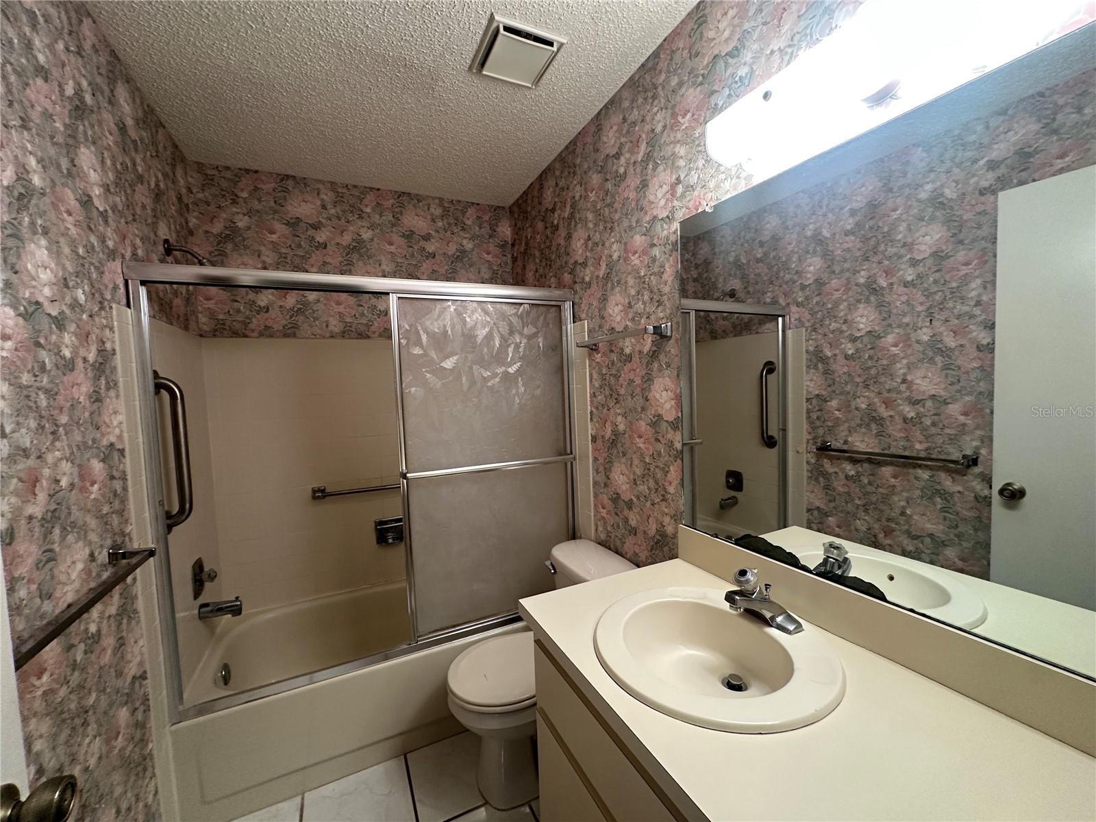 12423 Dearborn Dr #e Property Photo 12
