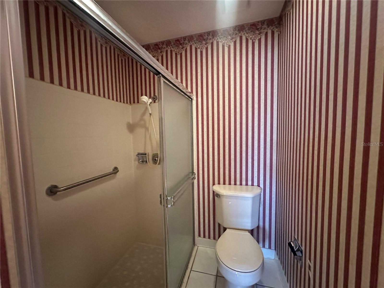 12423 Dearborn Dr #e Property Photo 16