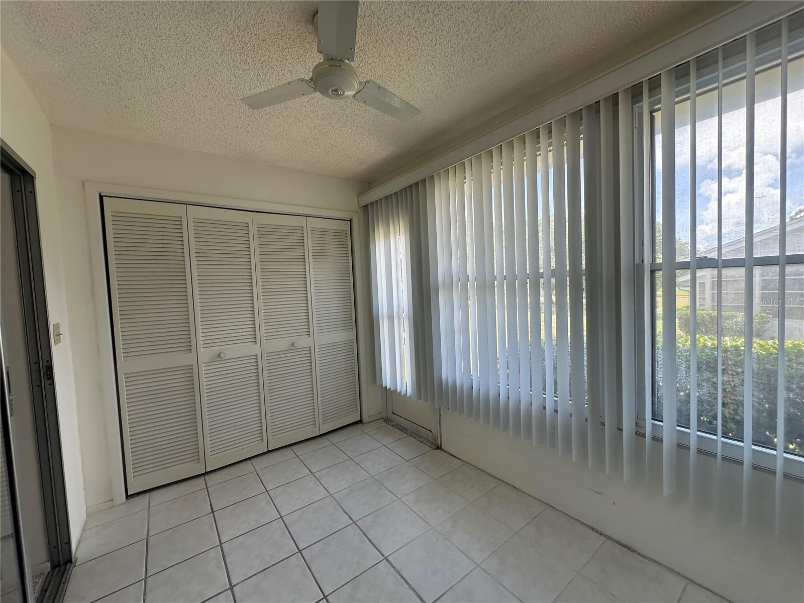 12423 Dearborn Dr #e Property Photo 20