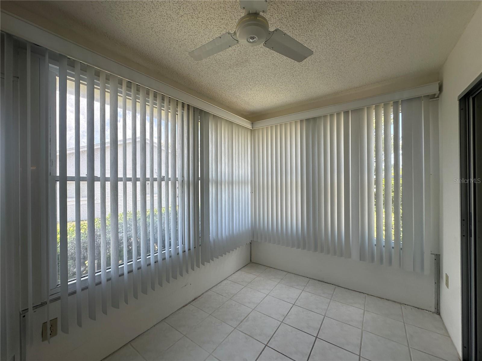 12423 Dearborn Dr #e Property Photo 21