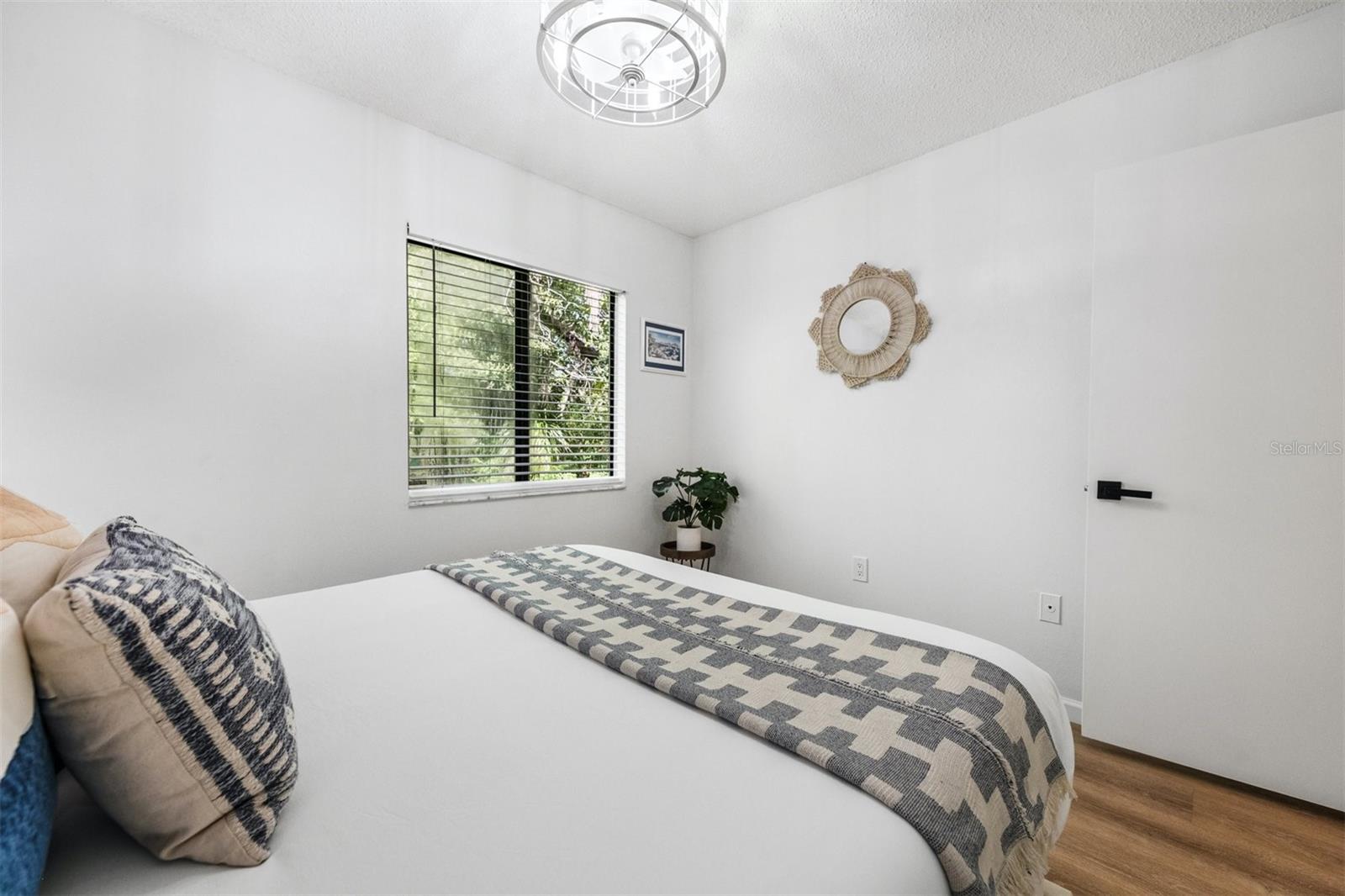 2911 Woodpine Ct Property Photo 40