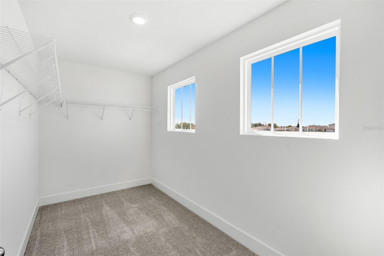 558 Emerald Grove Dr Property Photo 18