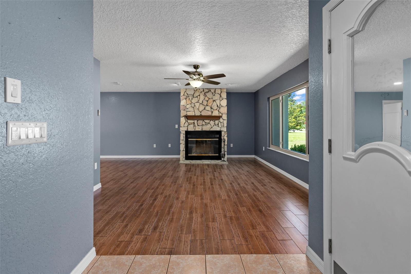7376 Skylark Dr Property Photo 8