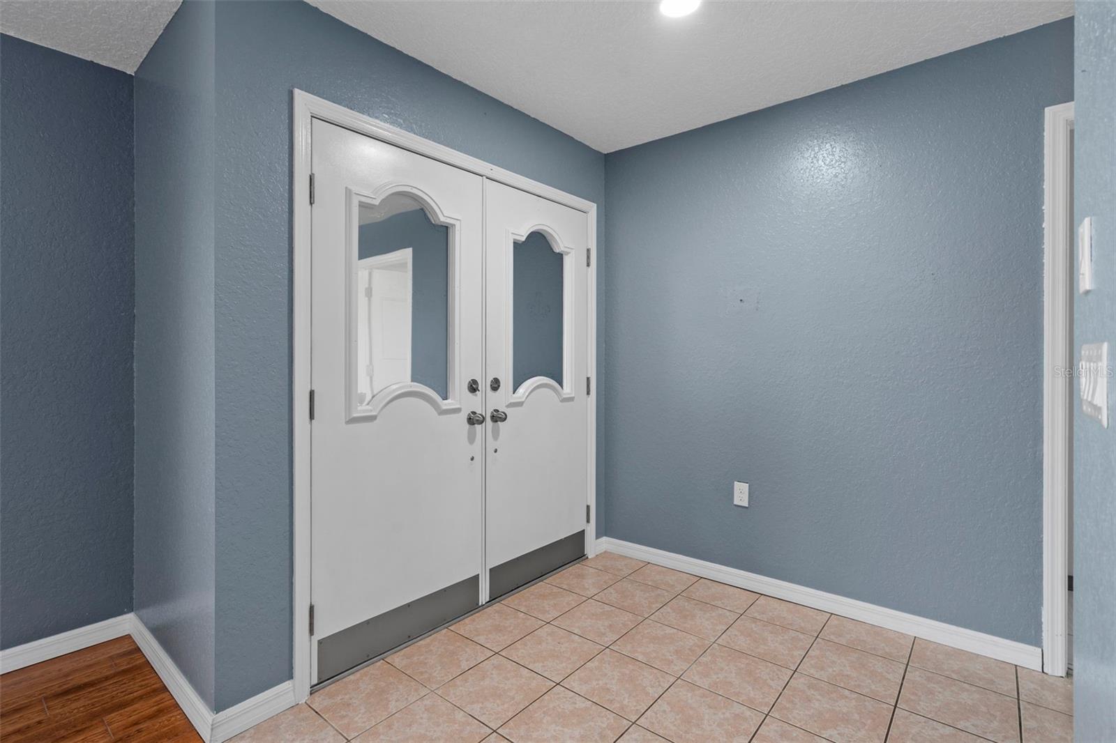7376 Skylark Dr Property Photo 9