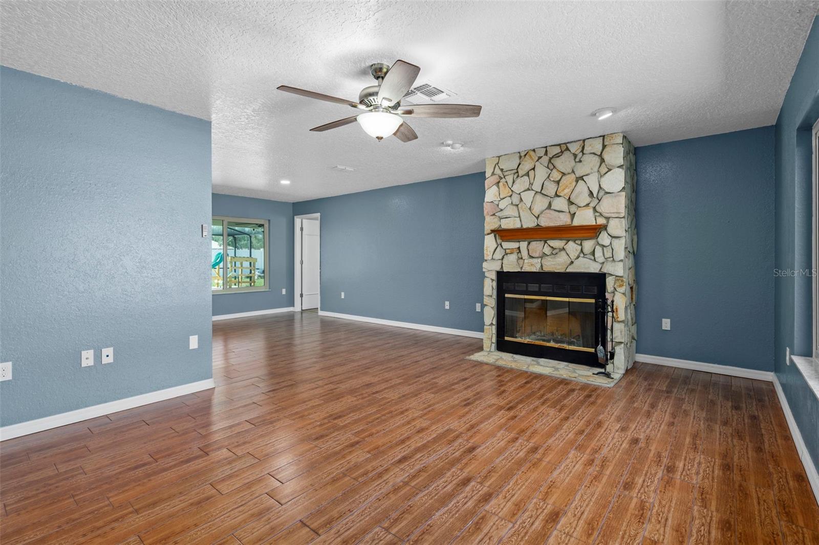 7376 Skylark Dr Property Photo 10