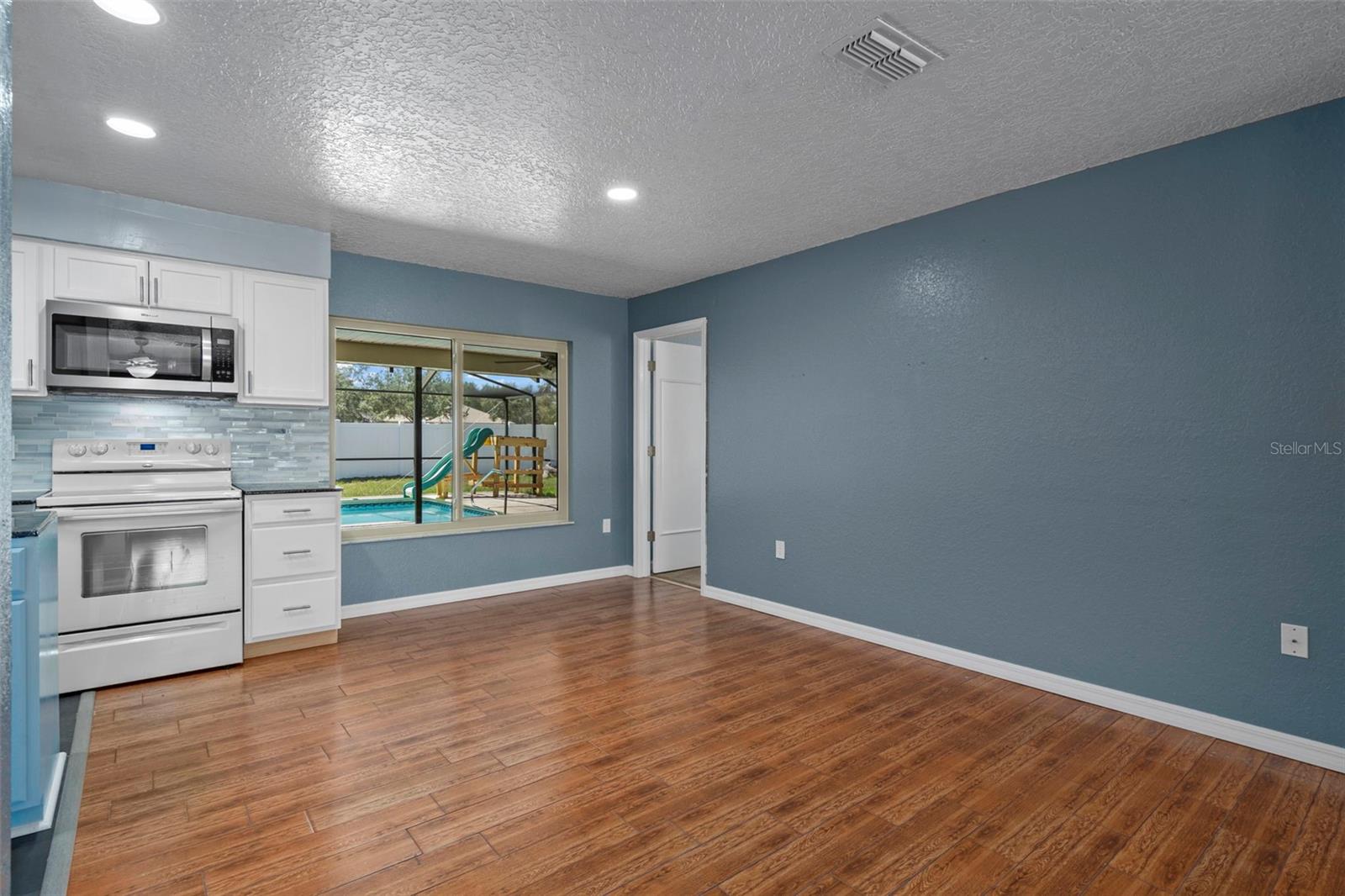 7376 Skylark Dr Property Photo 15