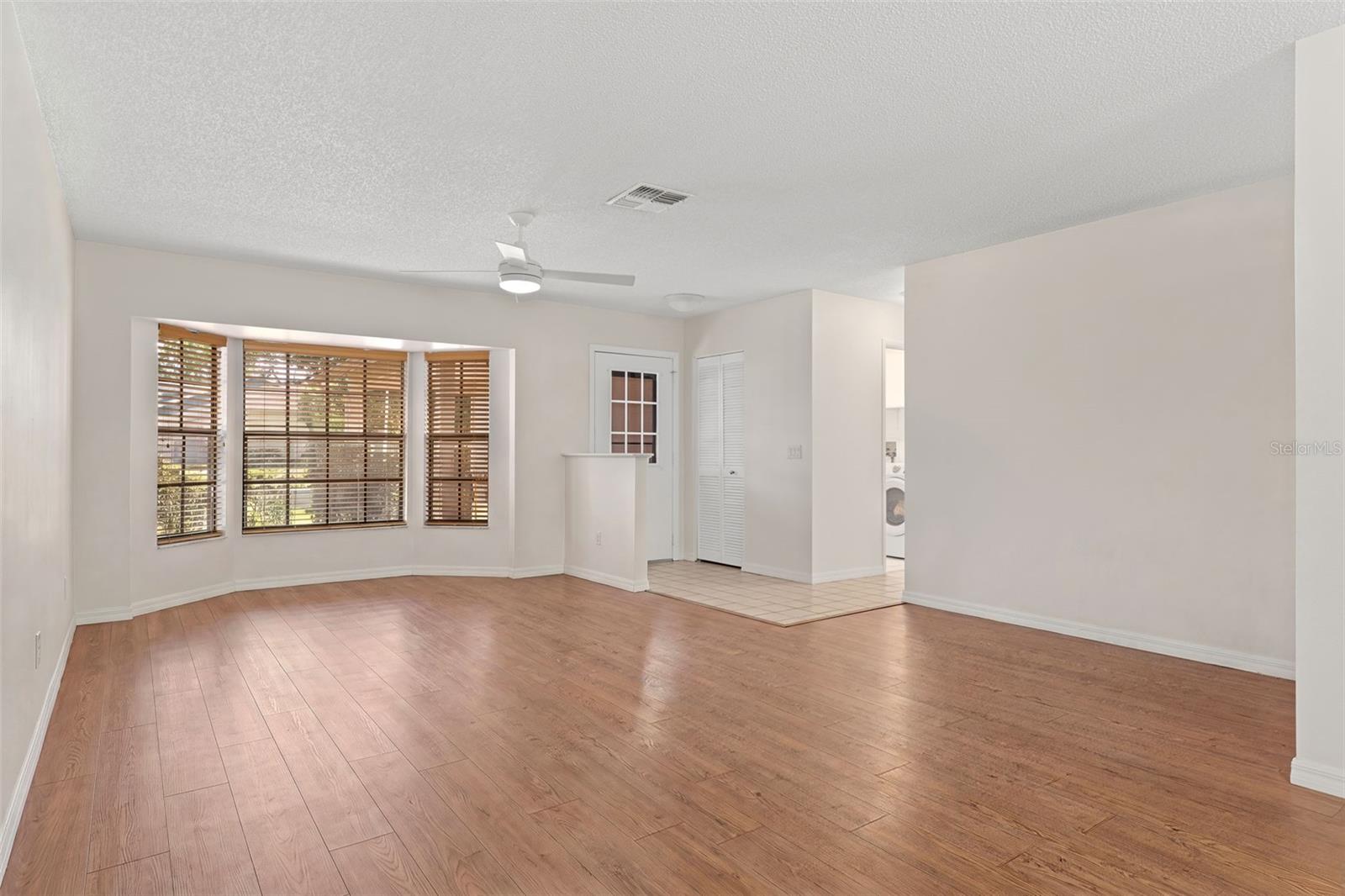 6300 Darien Way Property Photo 13