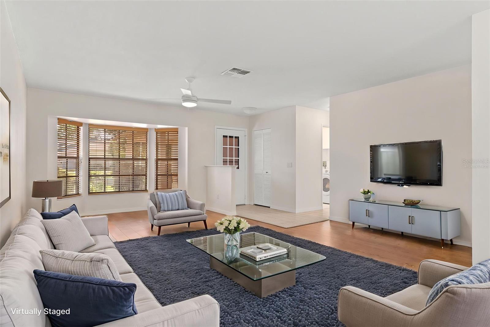 6300 Darien Way Property Photo 14