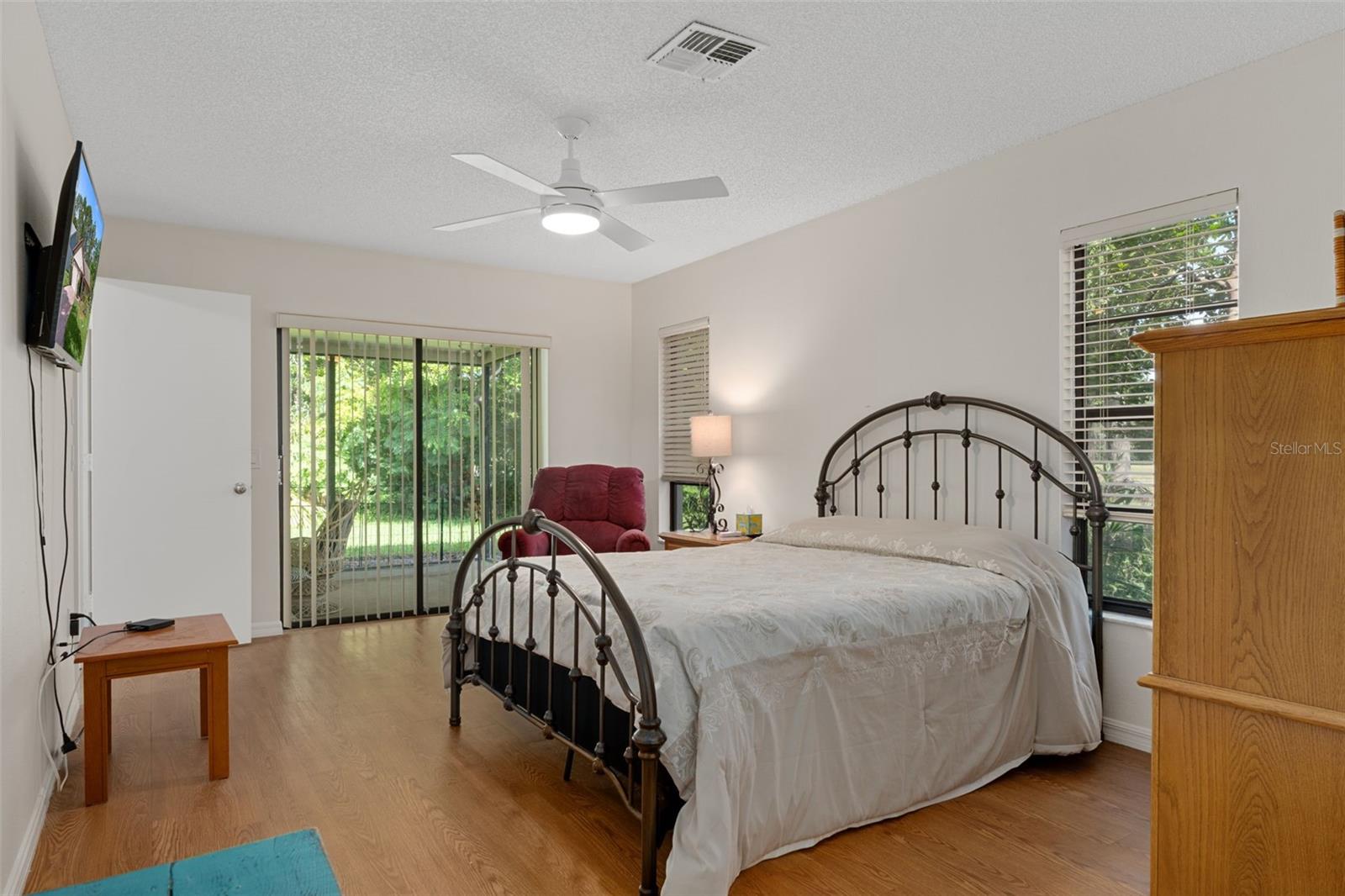 6300 Darien Way Property Photo 28