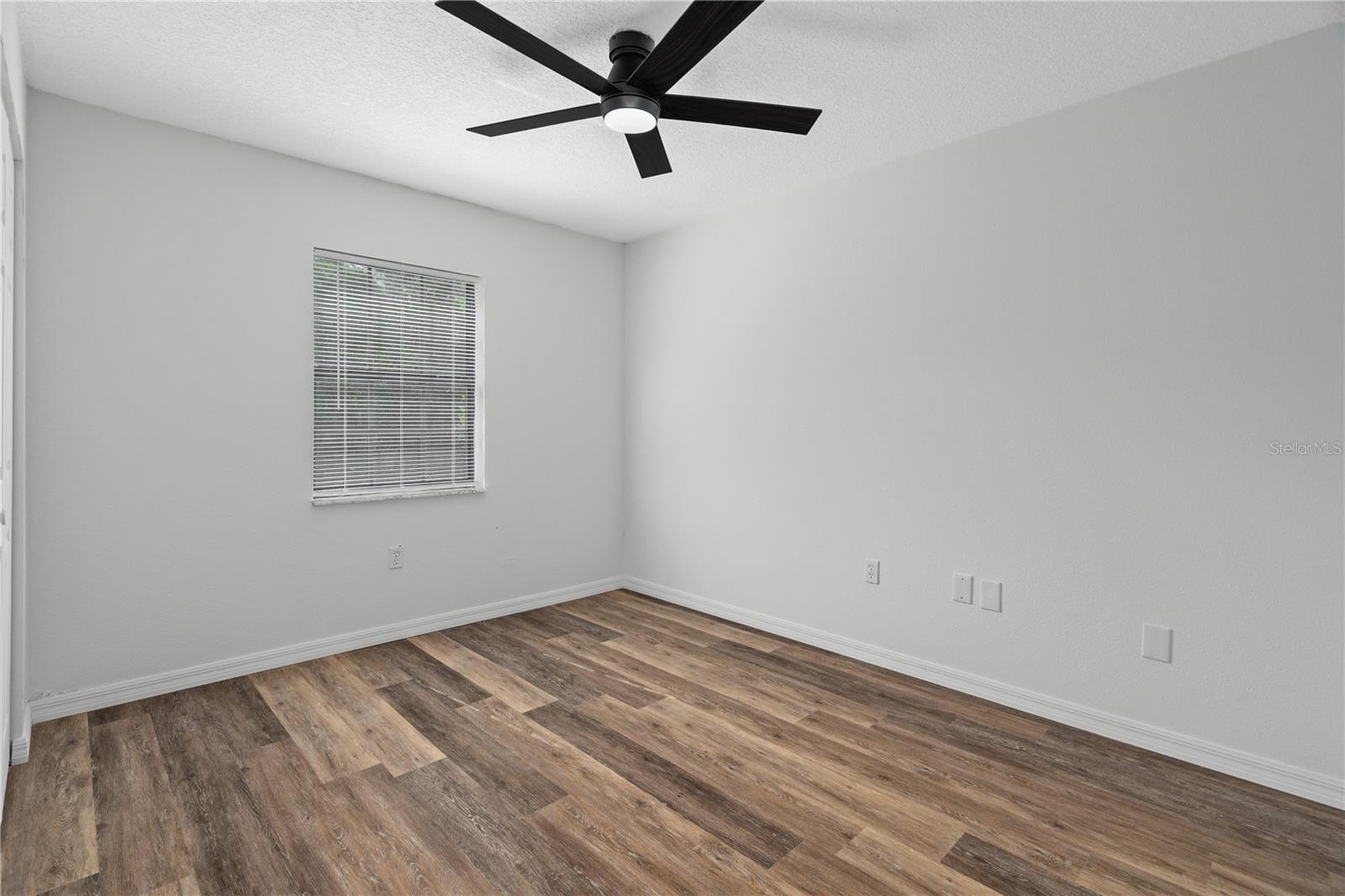 6030 Hugo Ave Property Photo 18