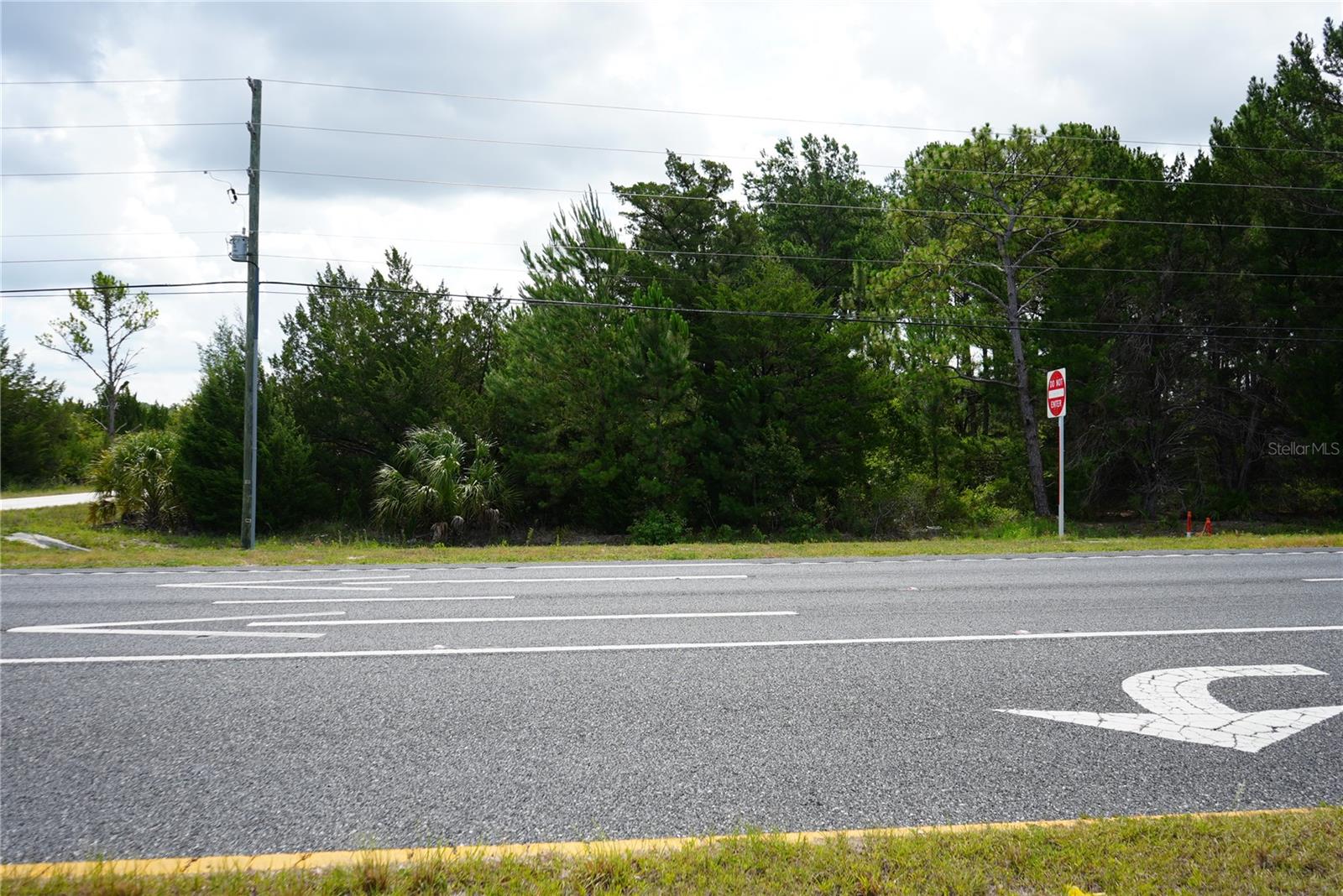18284 COMMERCIAL WAY Property Photo 1