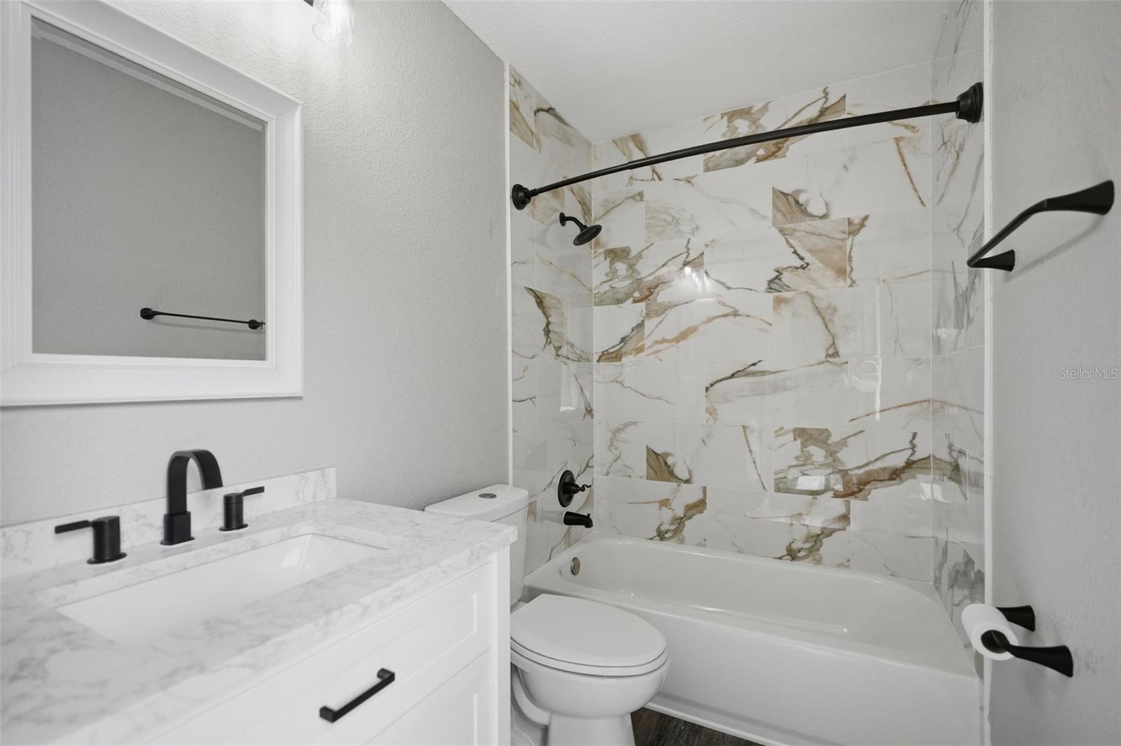 7407 Dundee Way Property Photo 6