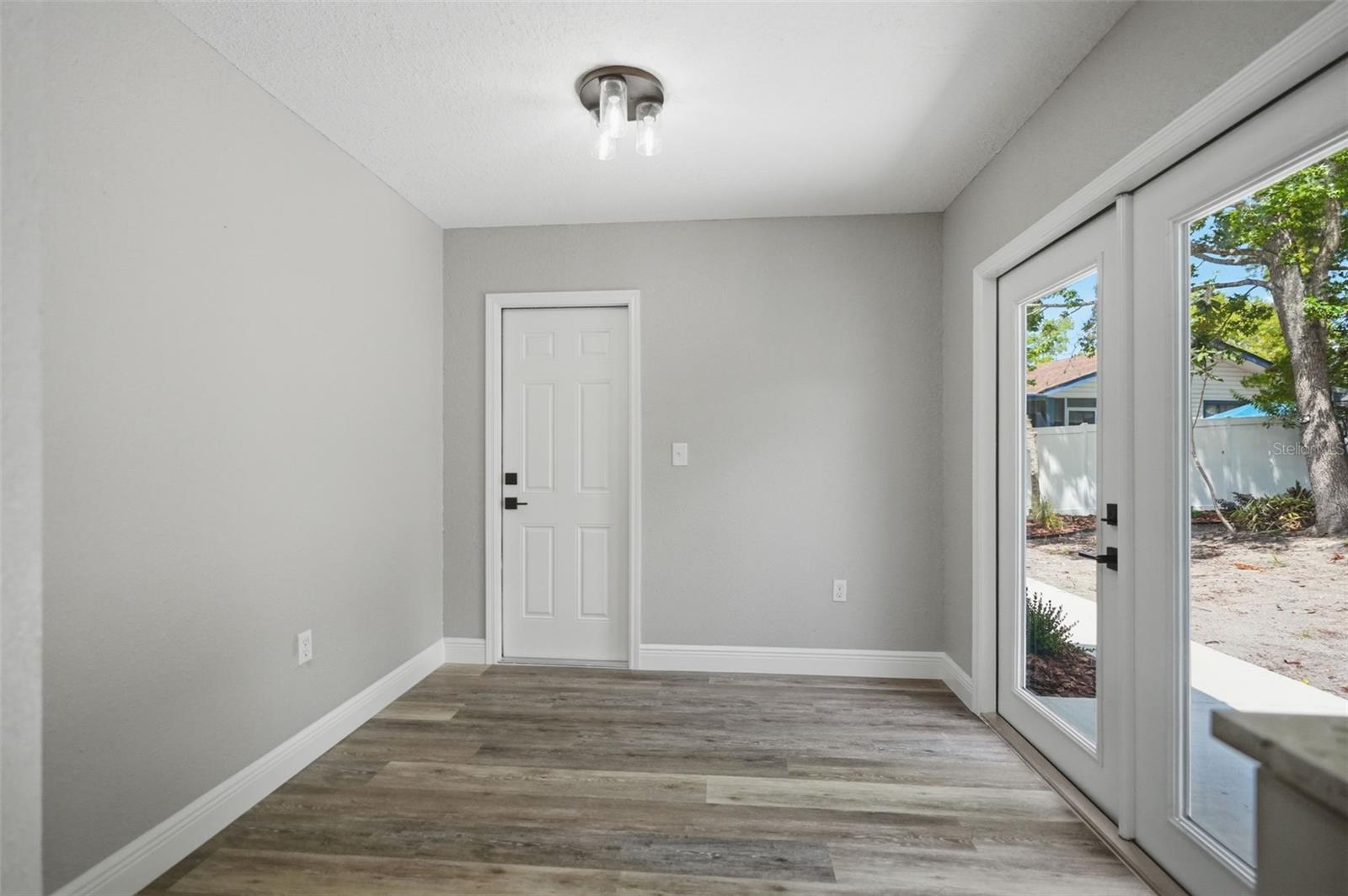 7407 Dundee Way Property Photo 15