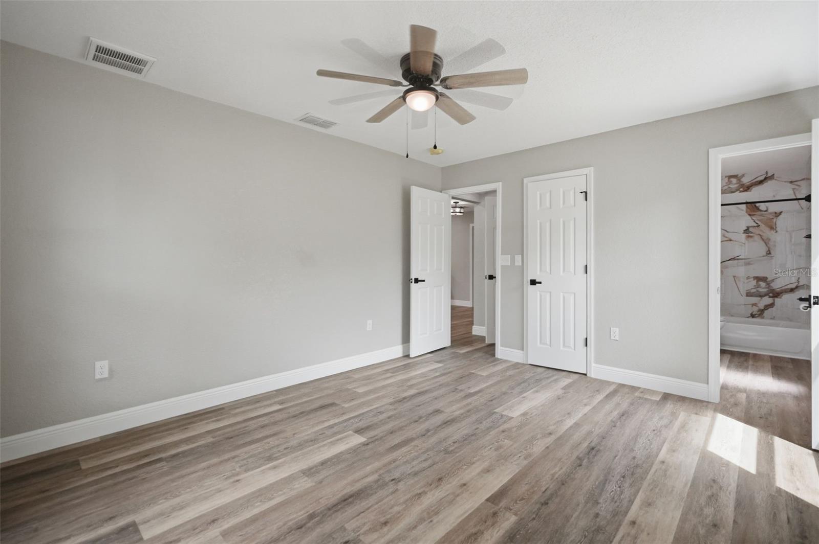 7407 Dundee Way Property Photo 18