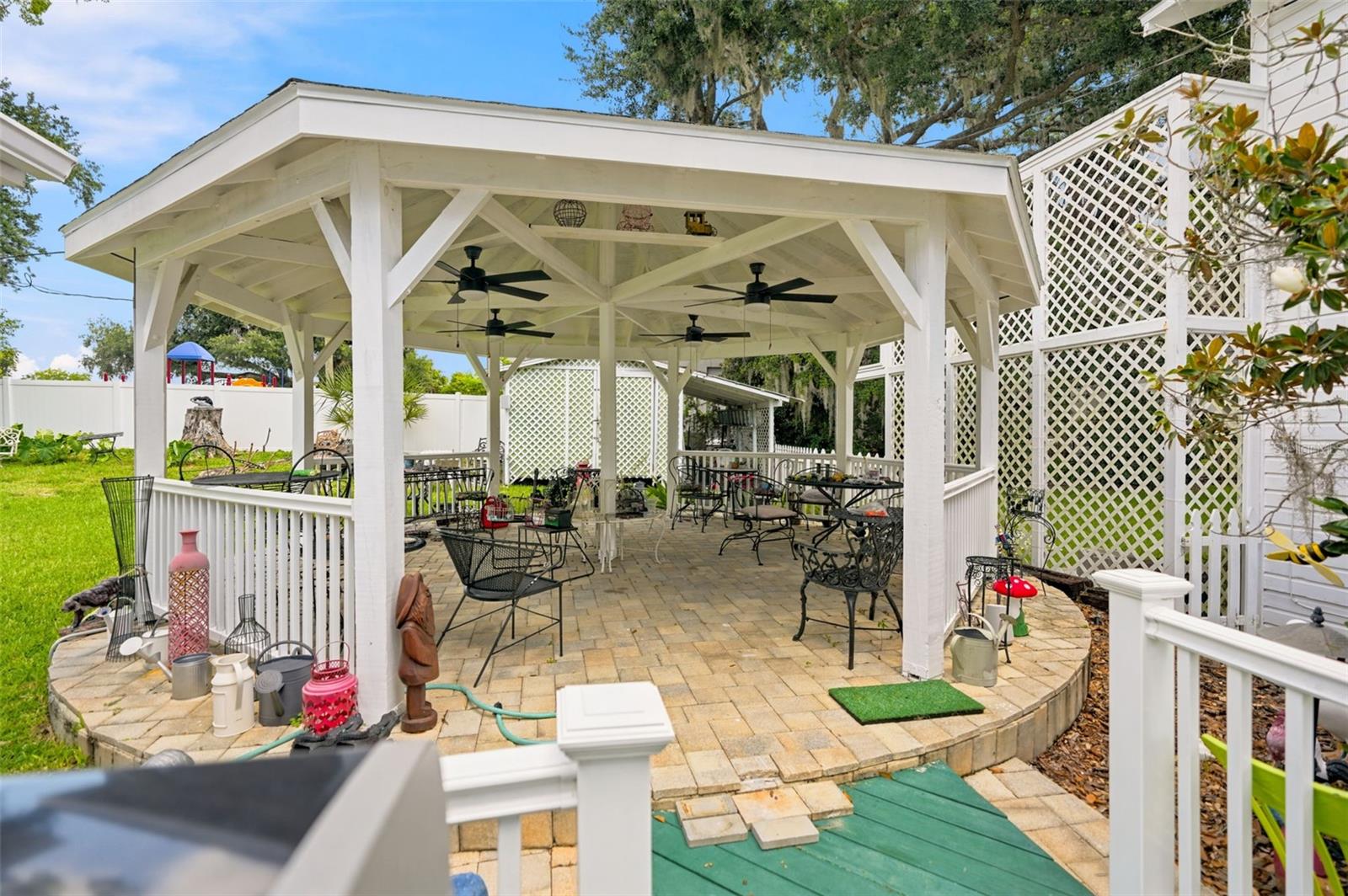 65 Olive St Property Photo 4