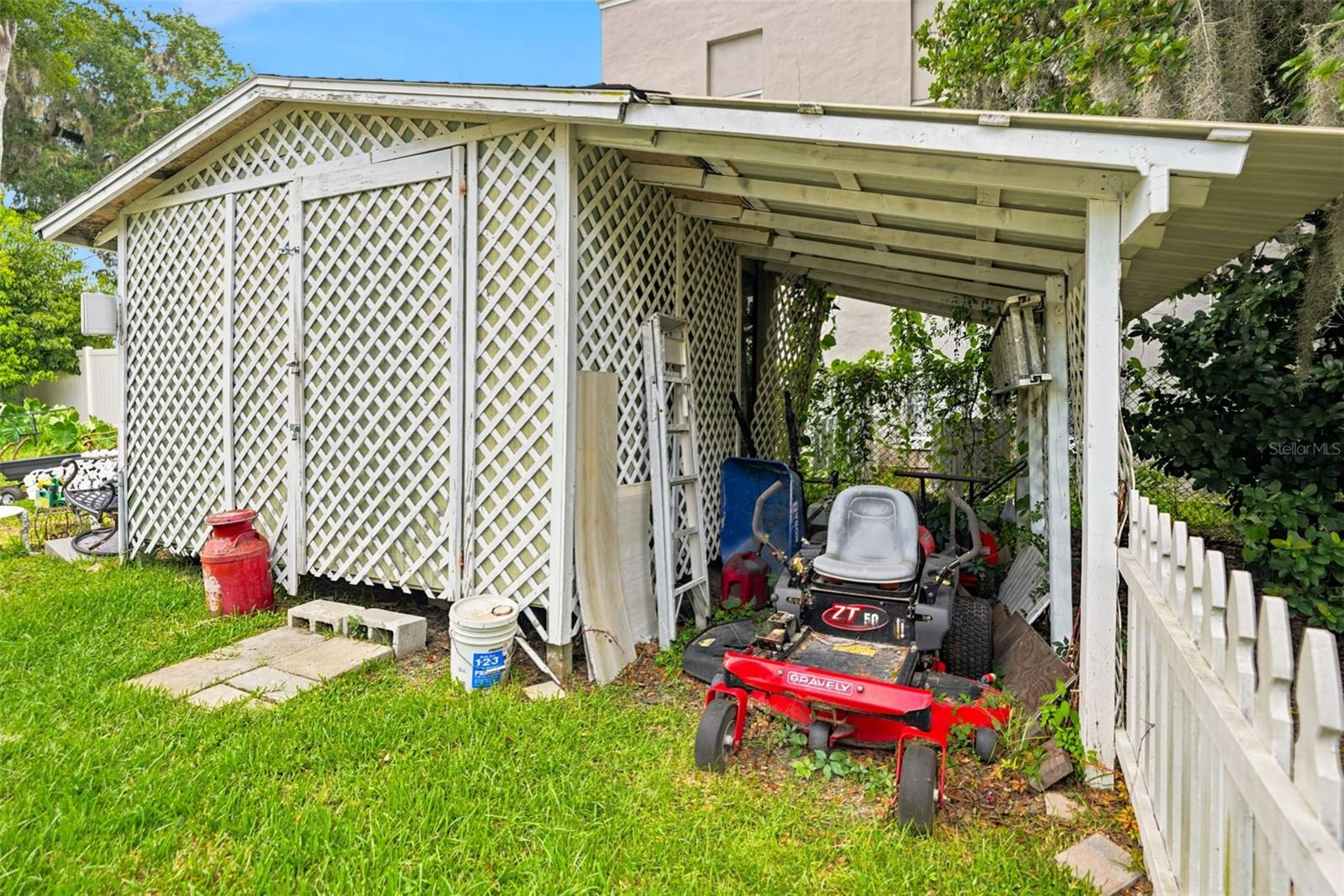 65 Olive St Property Photo 39