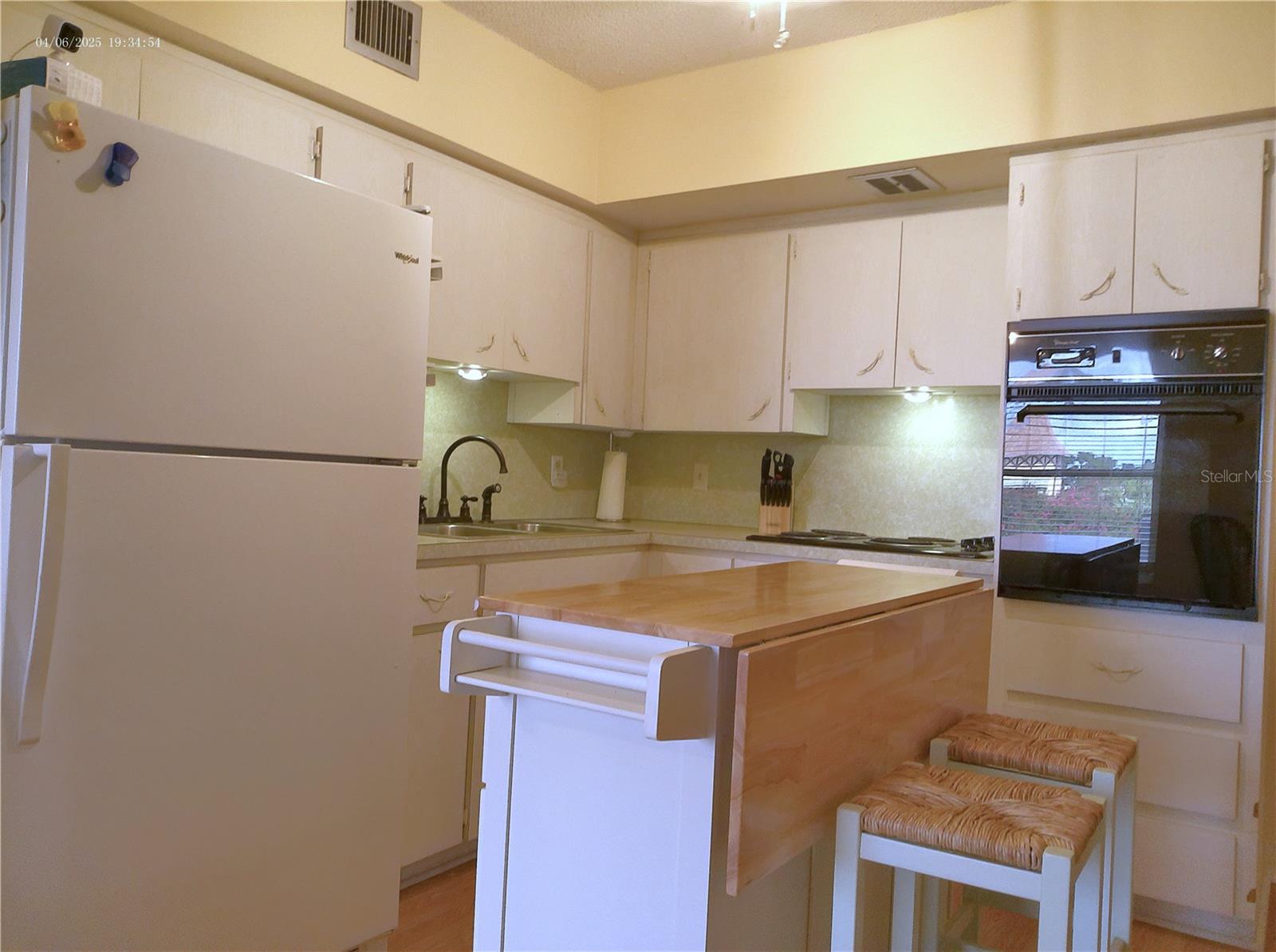 2457 Ecuadorian Way #73 Property Photo 10