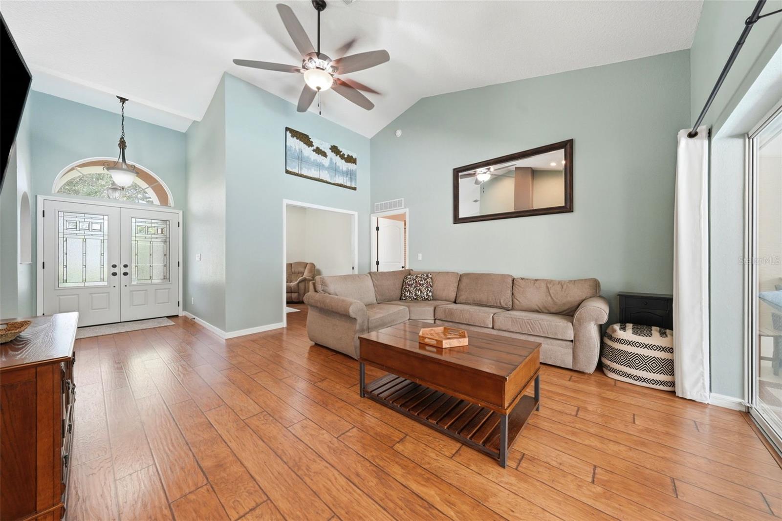 11109 Golden Eagle Ave Property Photo 5