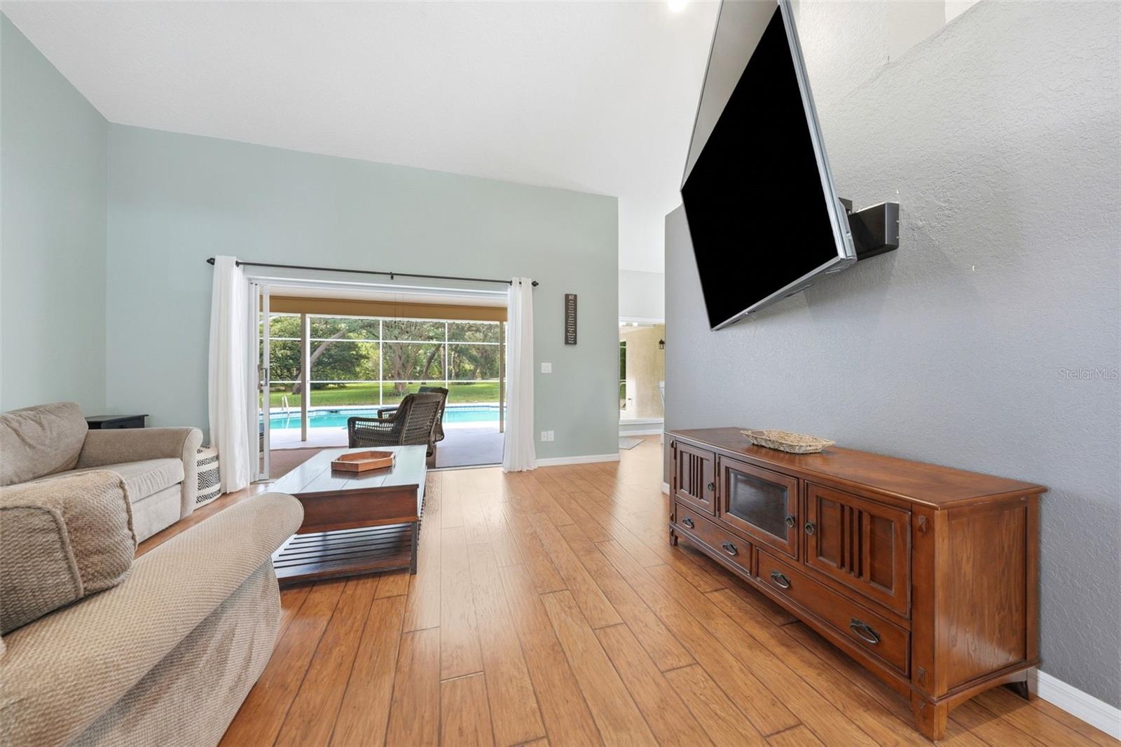 11109 Golden Eagle Ave Property Photo 7