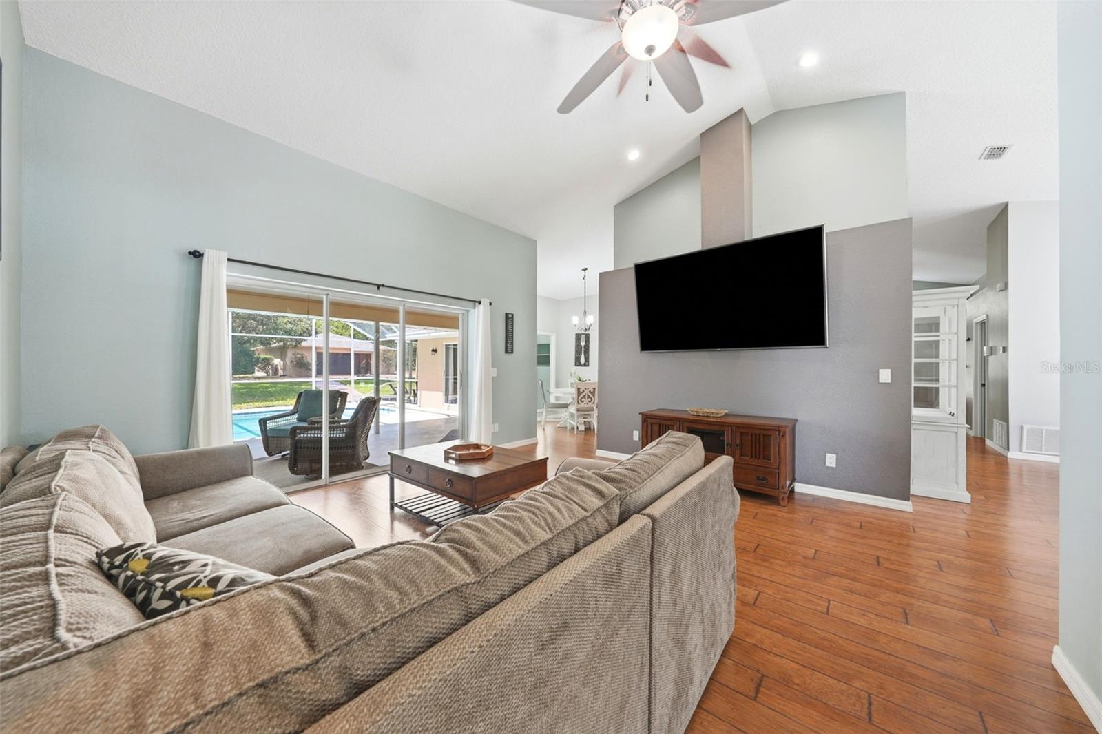 11109 Golden Eagle Ave Property Photo 8
