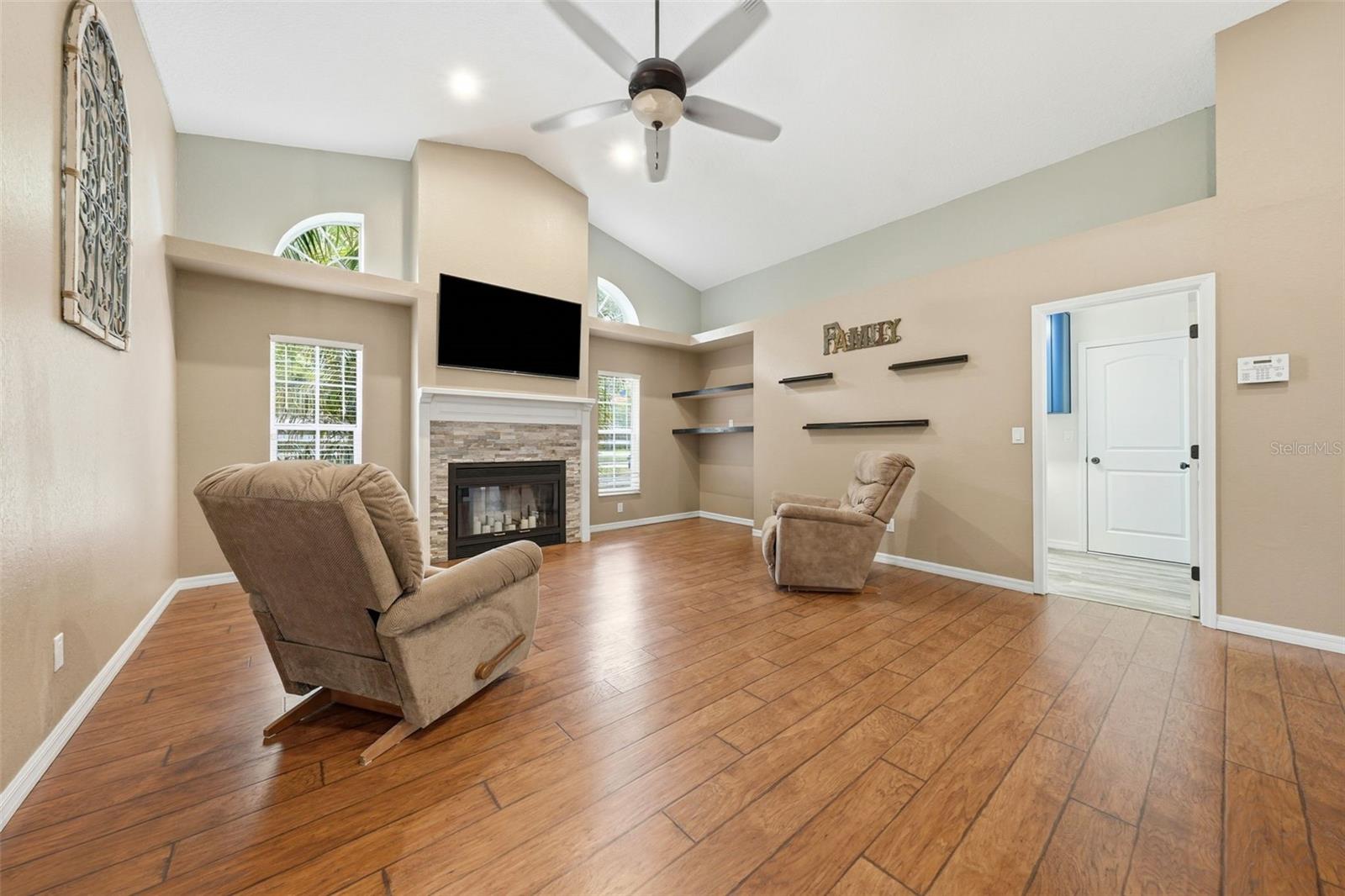 11109 Golden Eagle Ave Property Photo 22