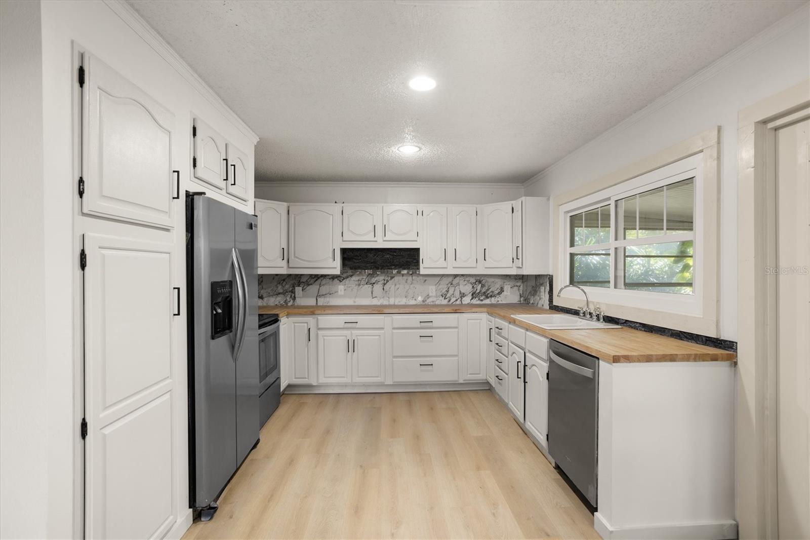 8725 Erie Ln Property Photo 15