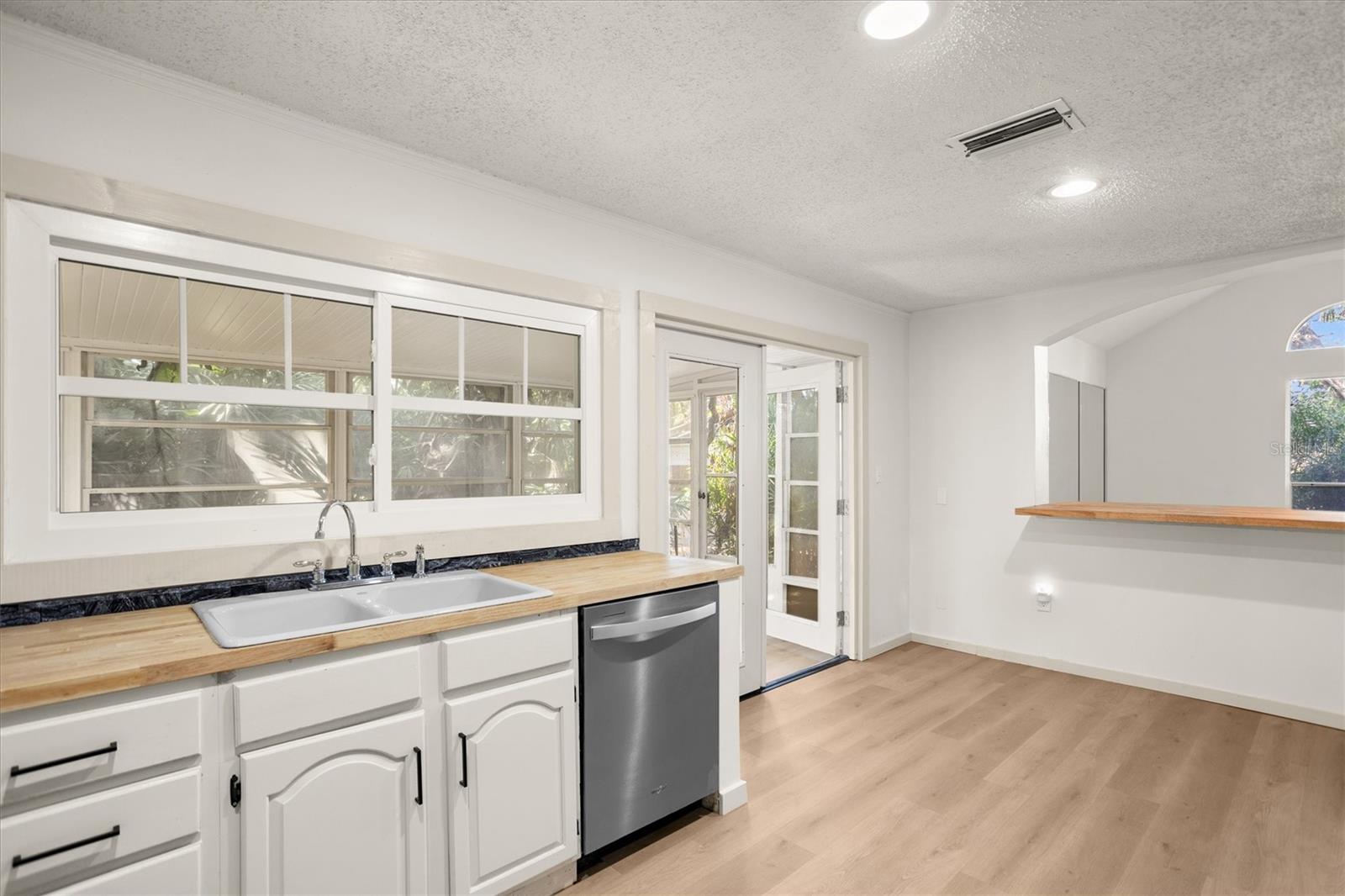 8725 Erie Ln Property Photo 17