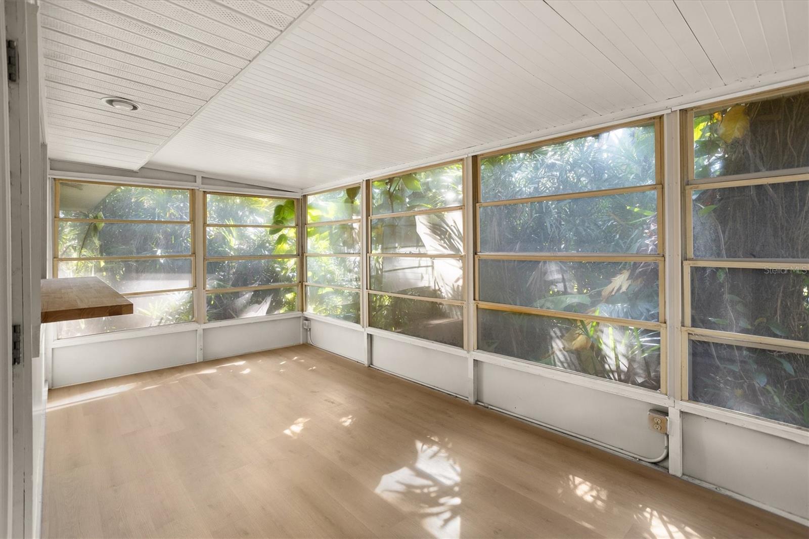 8725 Erie Ln Property Photo 18