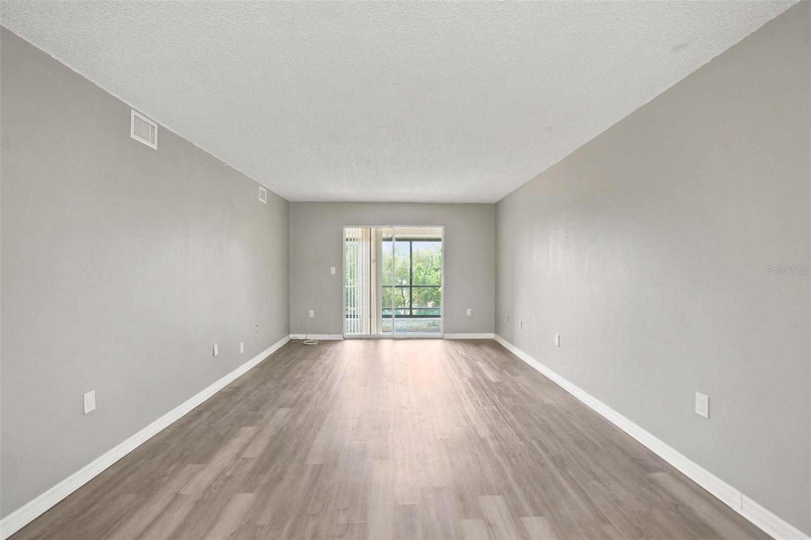 90 S Highland Ave #1414 Property Photo 4