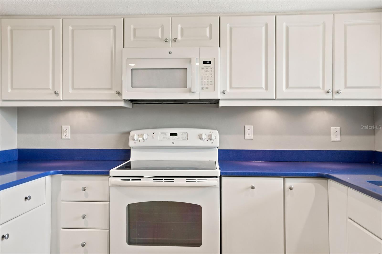 90 S Highland Ave #1414 Property Photo 12