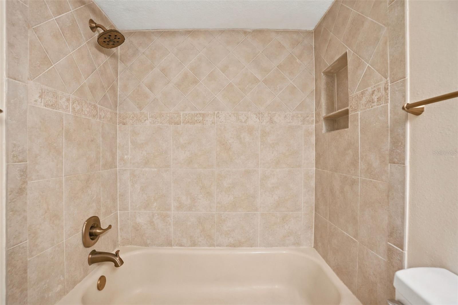 90 S Highland Ave #1414 Property Photo 21