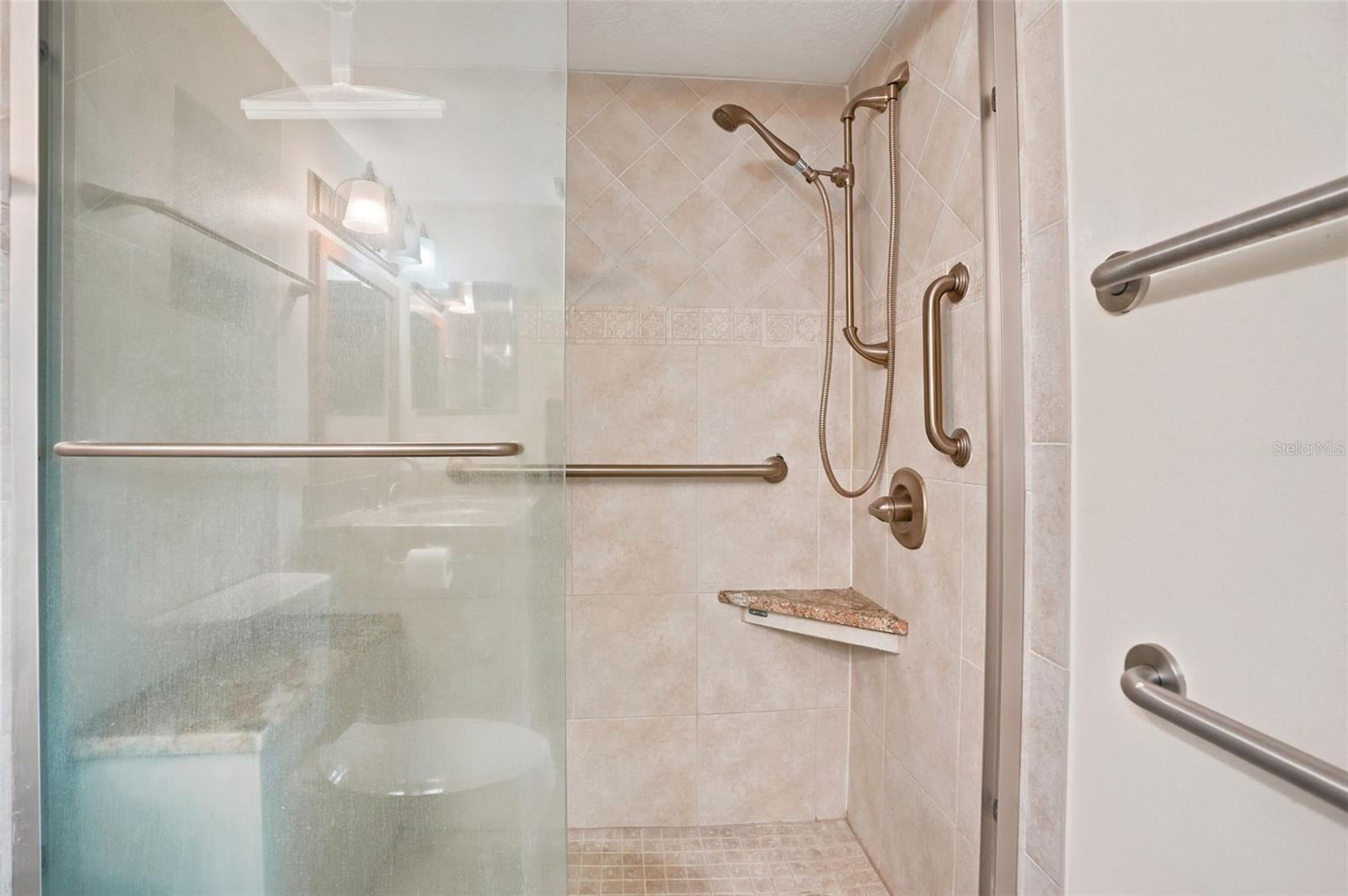 90 S Highland Ave #1414 Property Photo 27